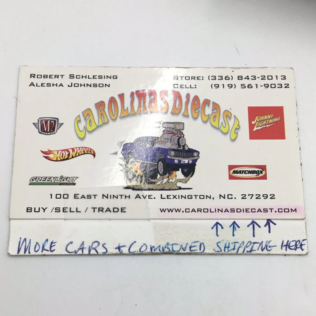 Auto world muscle trucks Ultra Red Chase 1983 Chevy Silverado Stepside - Image 6