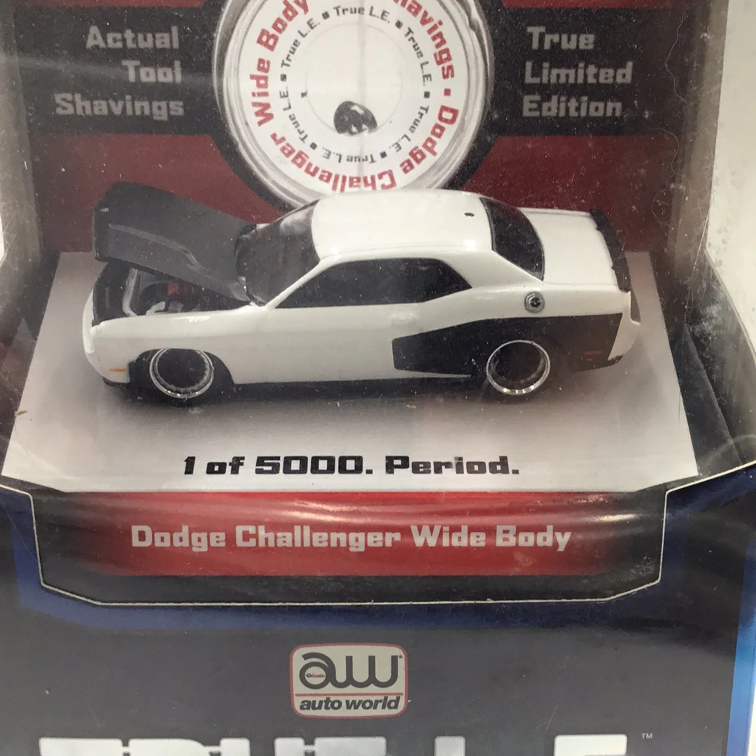 Auto world True L.E. Dodge Challenger Wide Body - Image 2