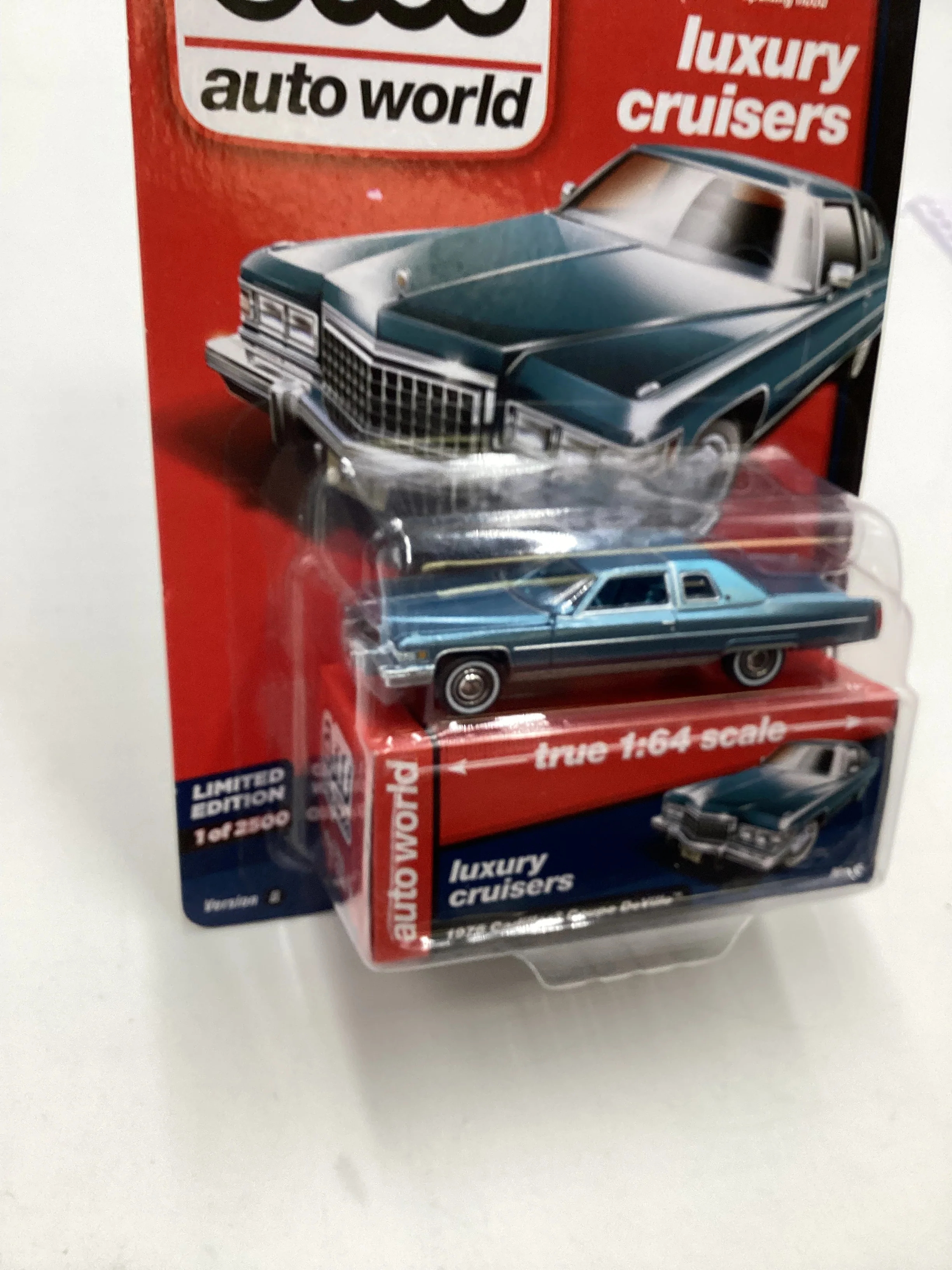 Auto World Luxury Cruisers Premium Series 3 #5 1976 Cadillac Coupe Deville Light Blue - Image 5