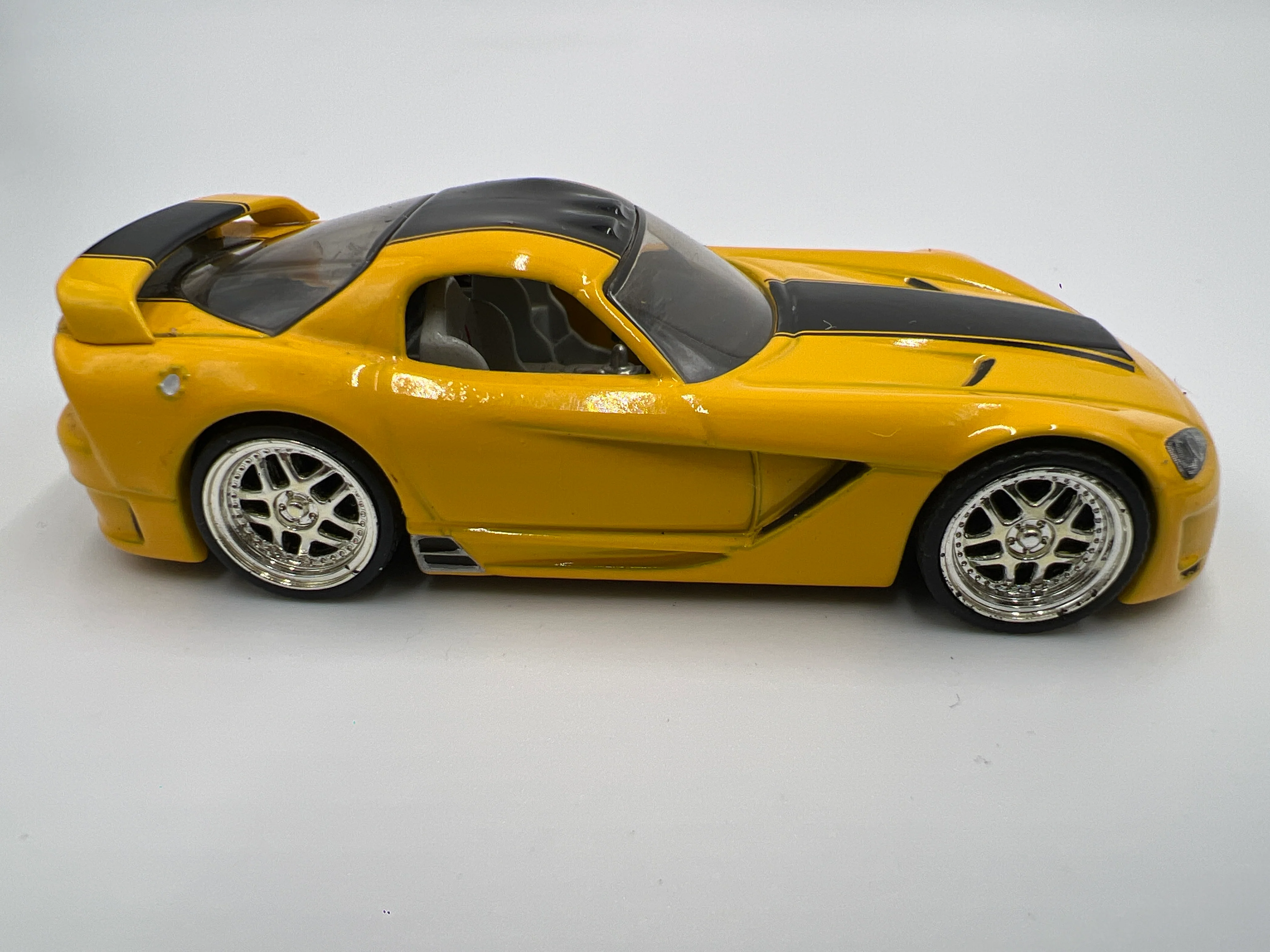 1 Badd Ride 2006 Dodge Viper SRT10 Yellow Loose - Image 4