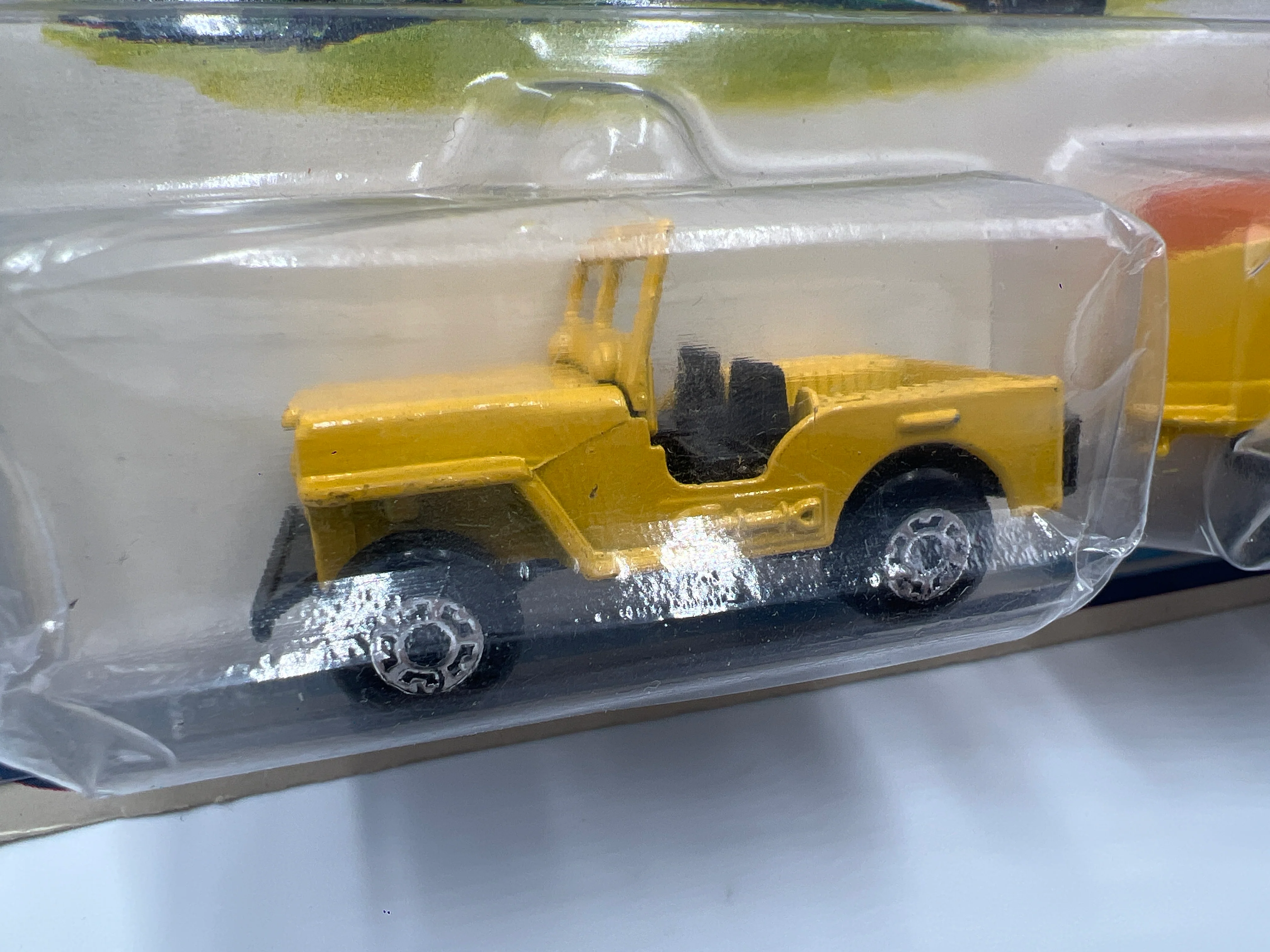1978 Matchbox Lesney 900 TP-7 Jeep Yellow & Gliding Club Trailer W/Plane VHTF W/Protector - Image 3