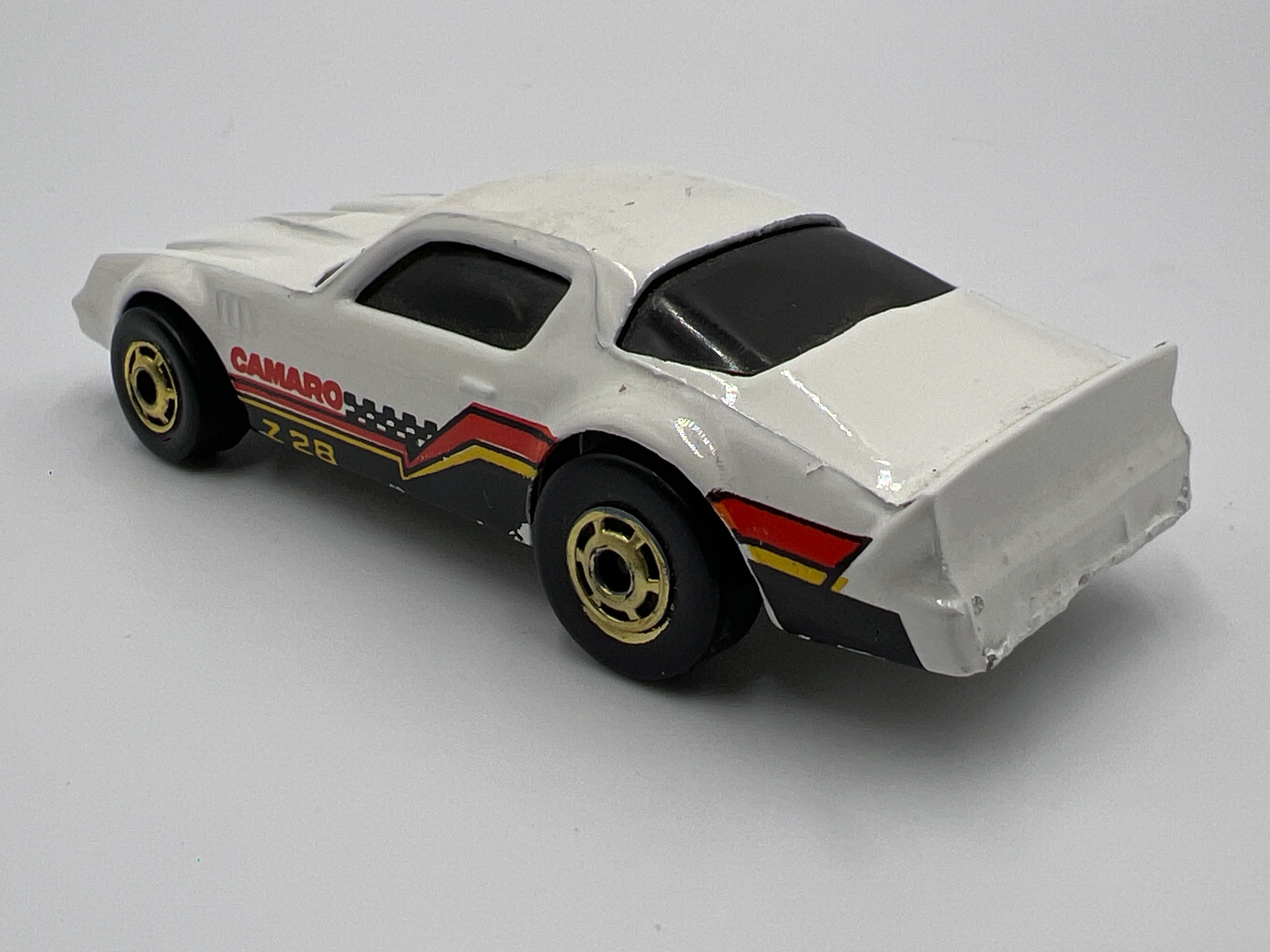 Hot Wheels Blackwall 3 Pack Stamper Exclusive 1982 Chevy Camaro Z-28 White GHO Wheels Loose - Image 3