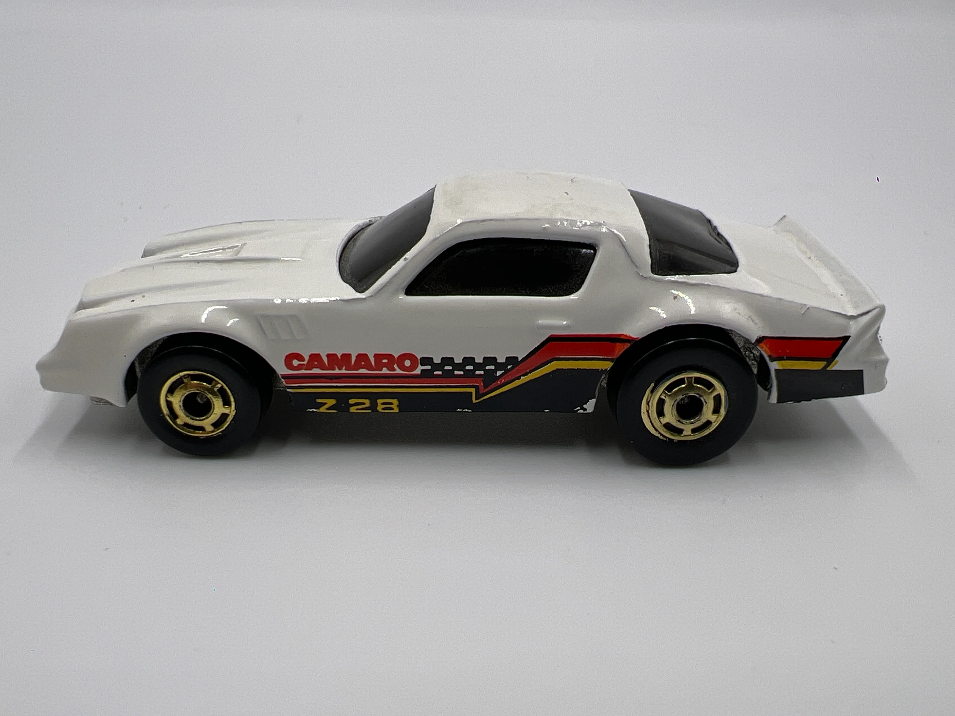Hot Wheels Blackwall 3 Pack Stamper Exclusive 1982 Chevy Camaro Z-28 White GHO Wheels Loose - Image 5