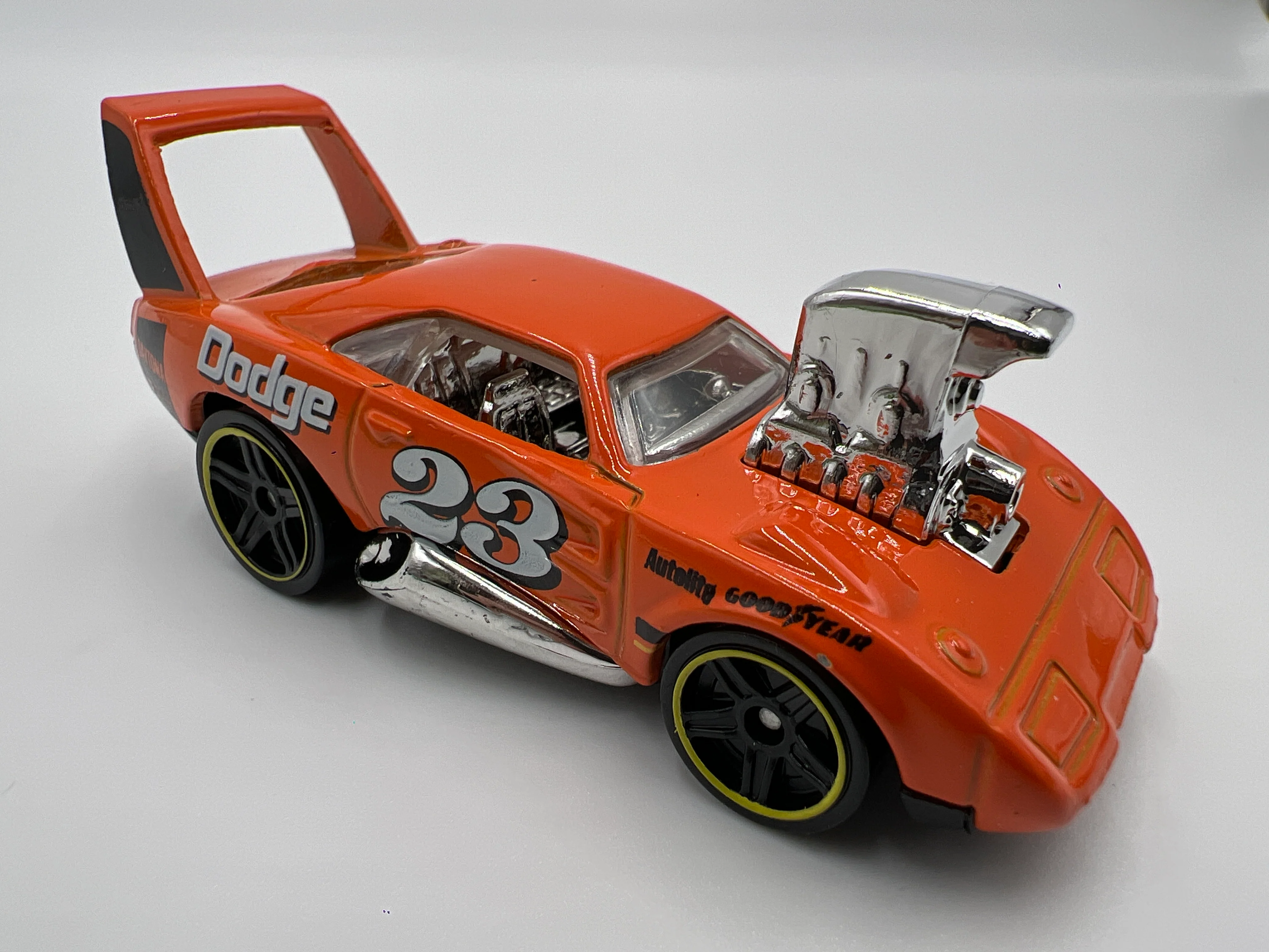 Hot Wheels Loose Lot of 8 Tooned Dodge 69 Dodge Daytona W/Exclusives! EE9 - Image 9