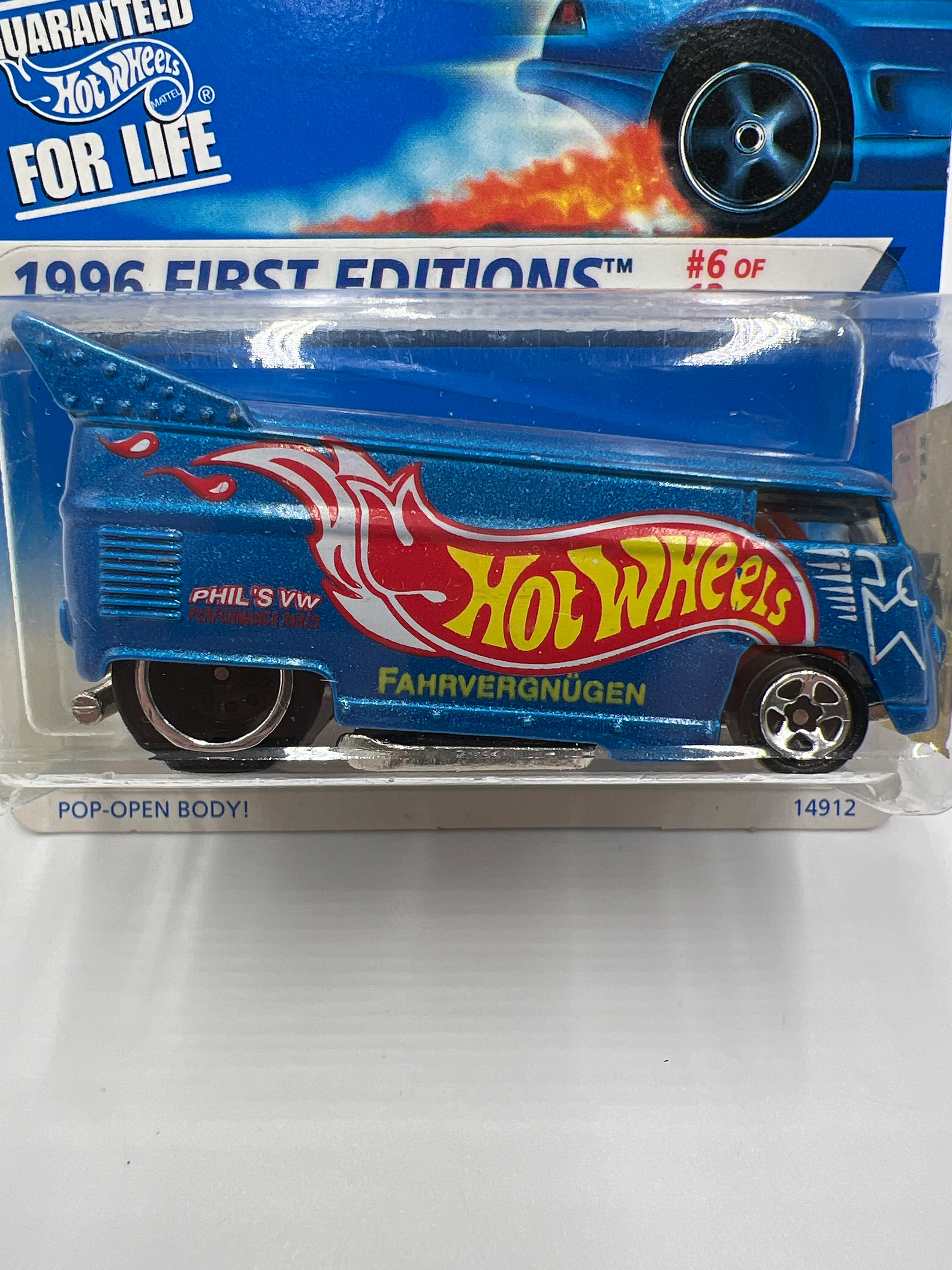 1996 Hot Wheels First Editions #372 VW Bus Blue W/Protector - Image 3