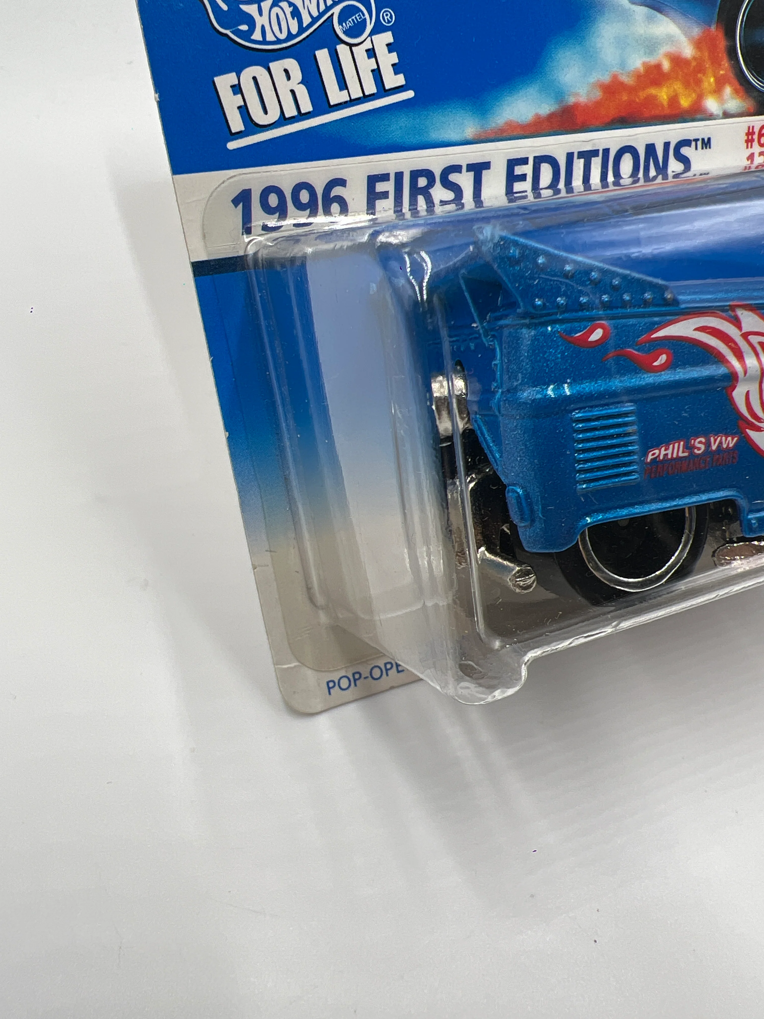 1996 Hot Wheels First Editions #372 VW Bus Blue W/Protector - Image 5