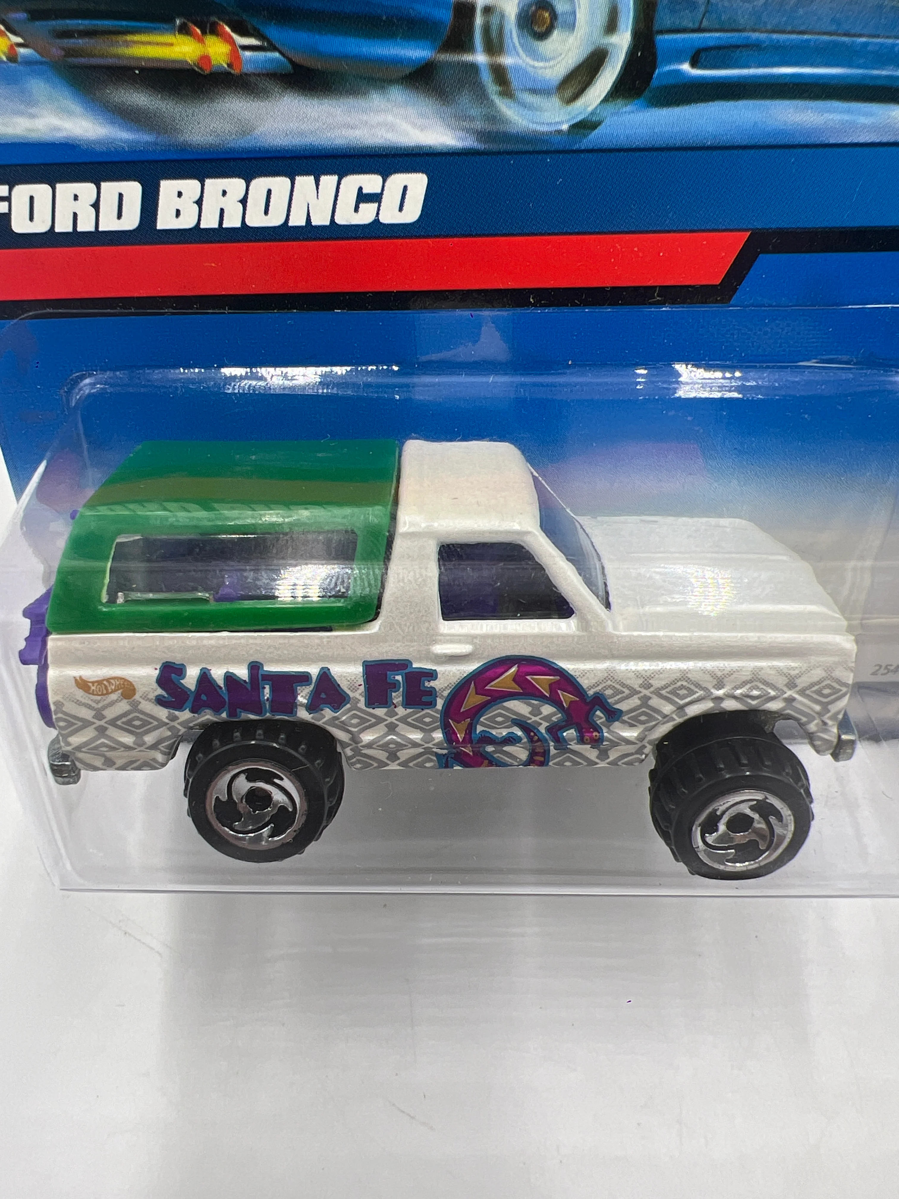 2000 Hot Wheels #198 Ford Bronco White 32D - Image 3