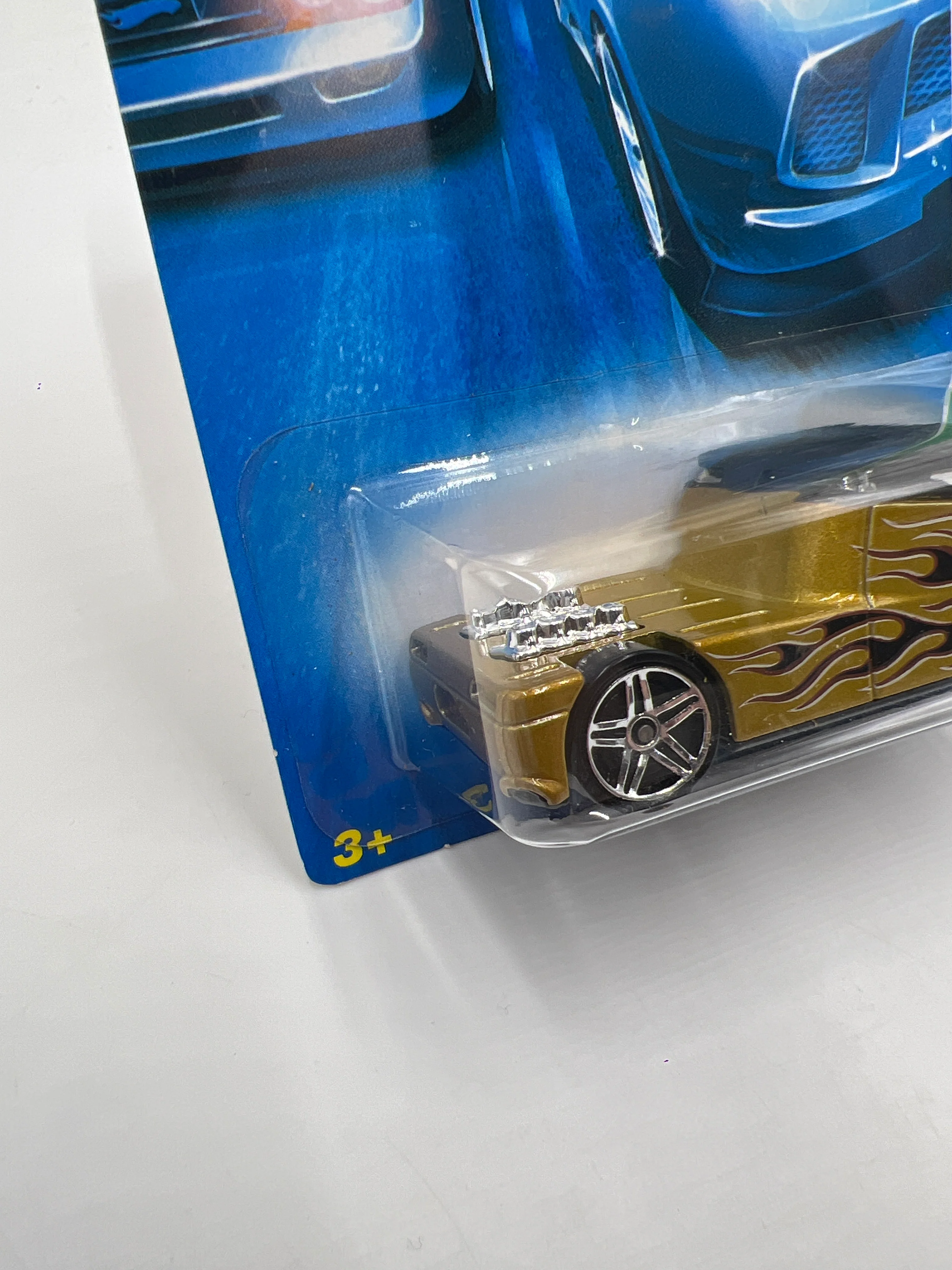 2008 Hot Wheels Treasure Hunt #166 Qombee Gold/Black - Image 4