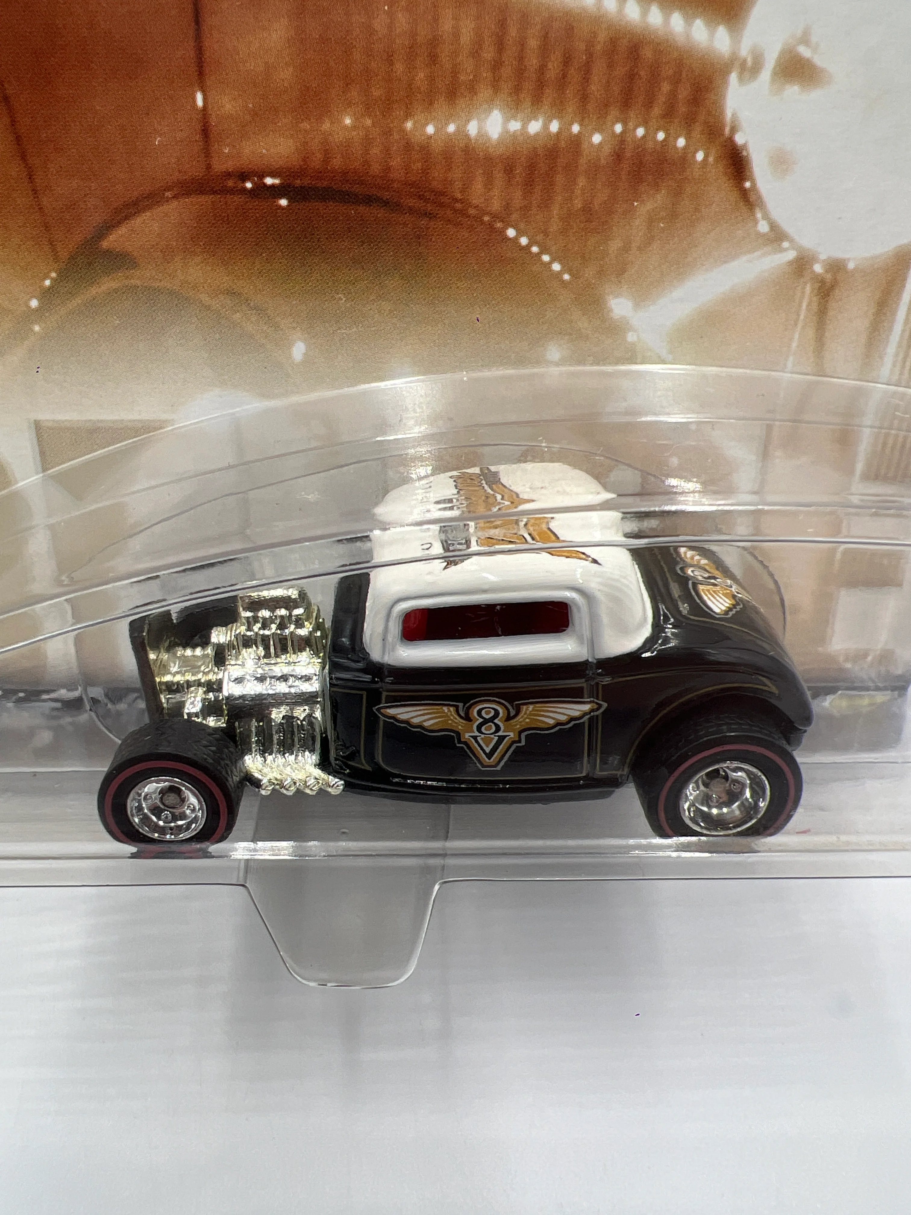 2002 Hot Wheels Auto Milestones 32 Ford Black/White SR - Image 2