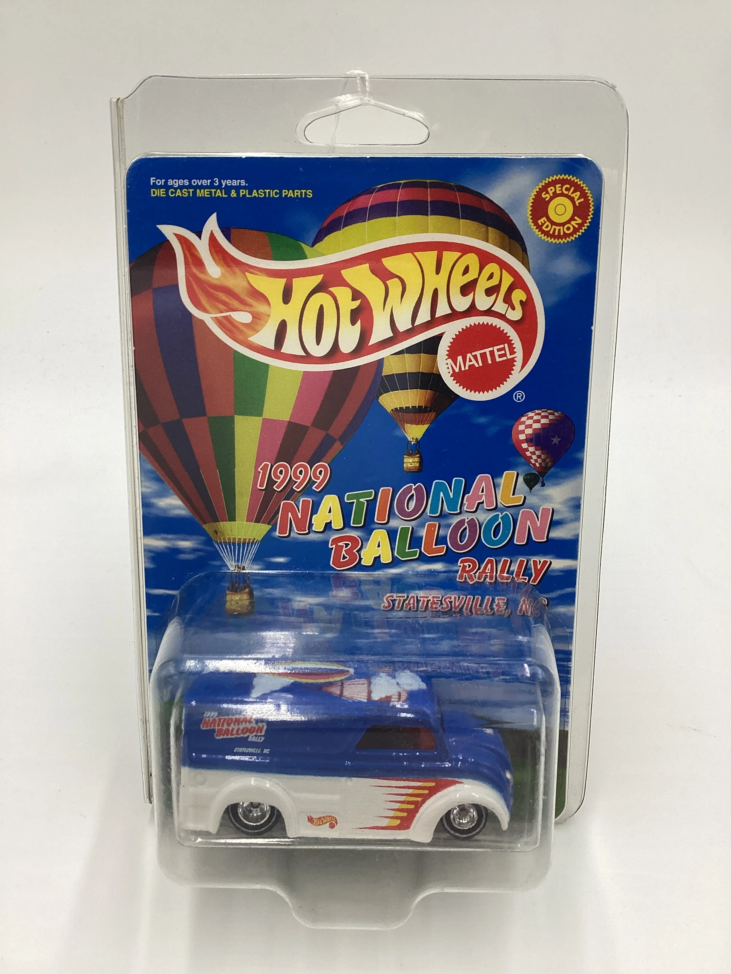 1999 Hot Wheels National Ballon Rally NC Dairy Delivery White/Blue W/Protector SR - Image 8