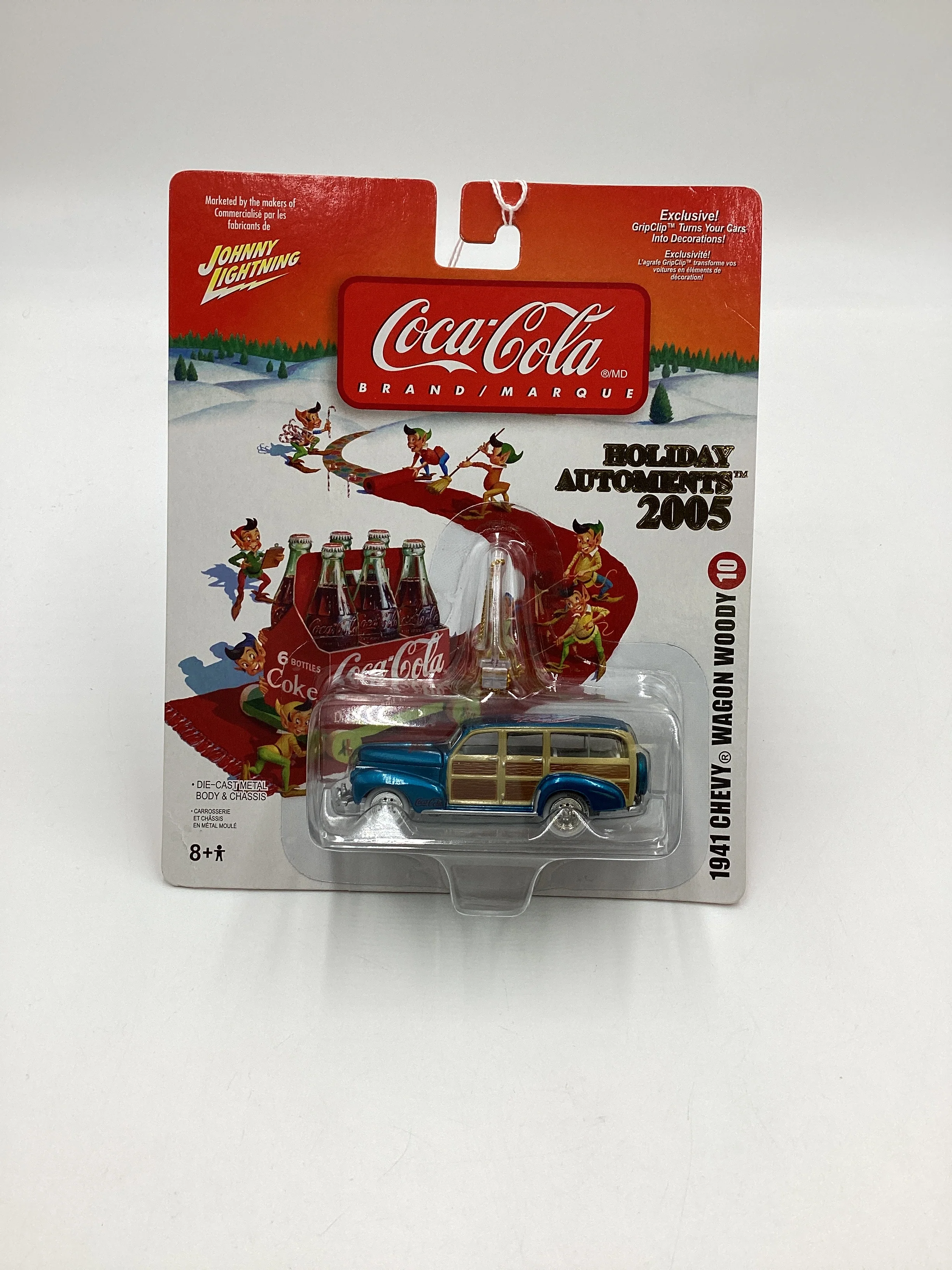 2005 Johnny lightning Holiday Automents #10 1941 Chevy Wagon Woody White Lightning Chase - Image 2