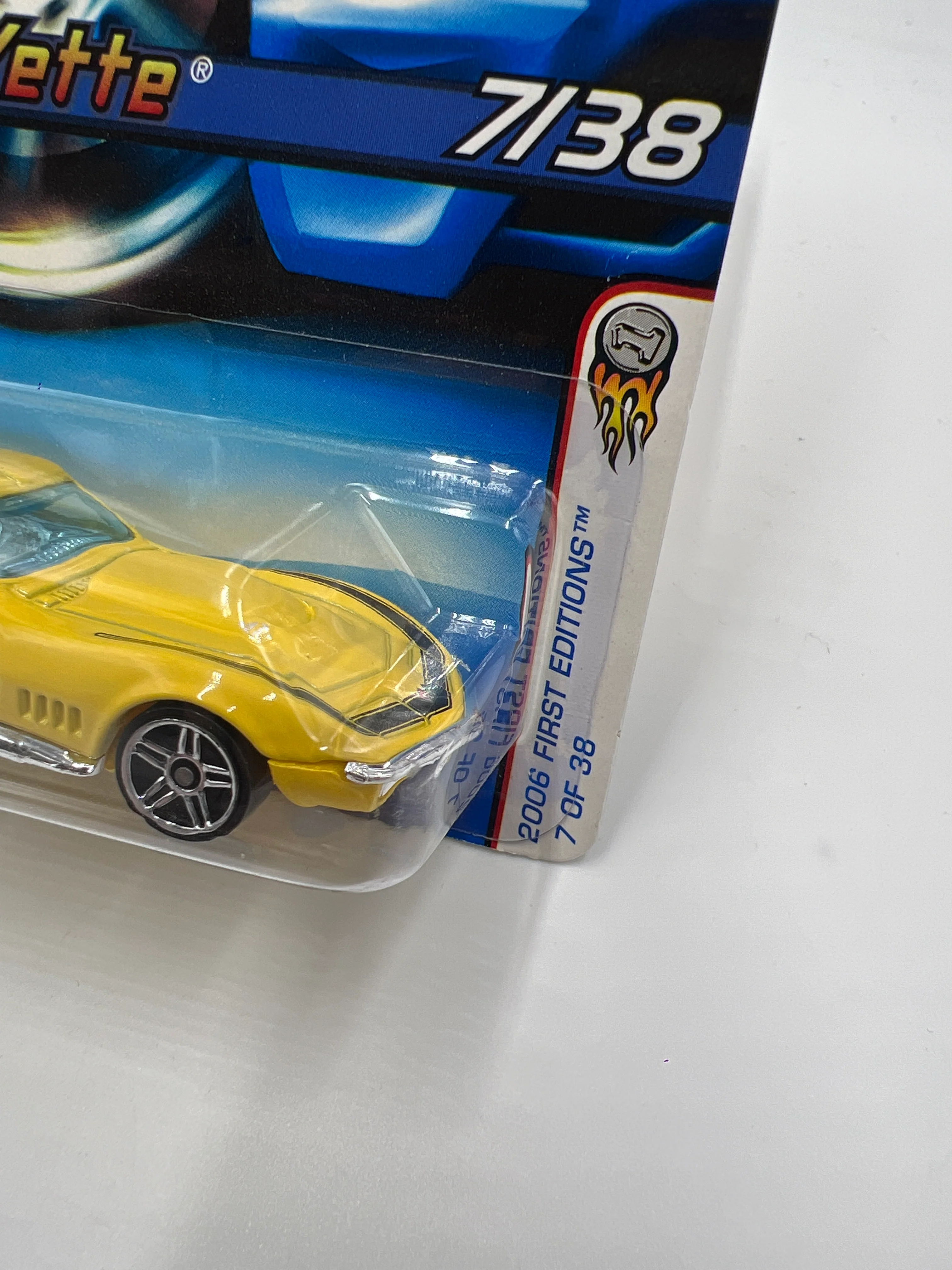 2006 Hot Wheels First Editions #7 69 Corvette Yellow 15F - Image 4