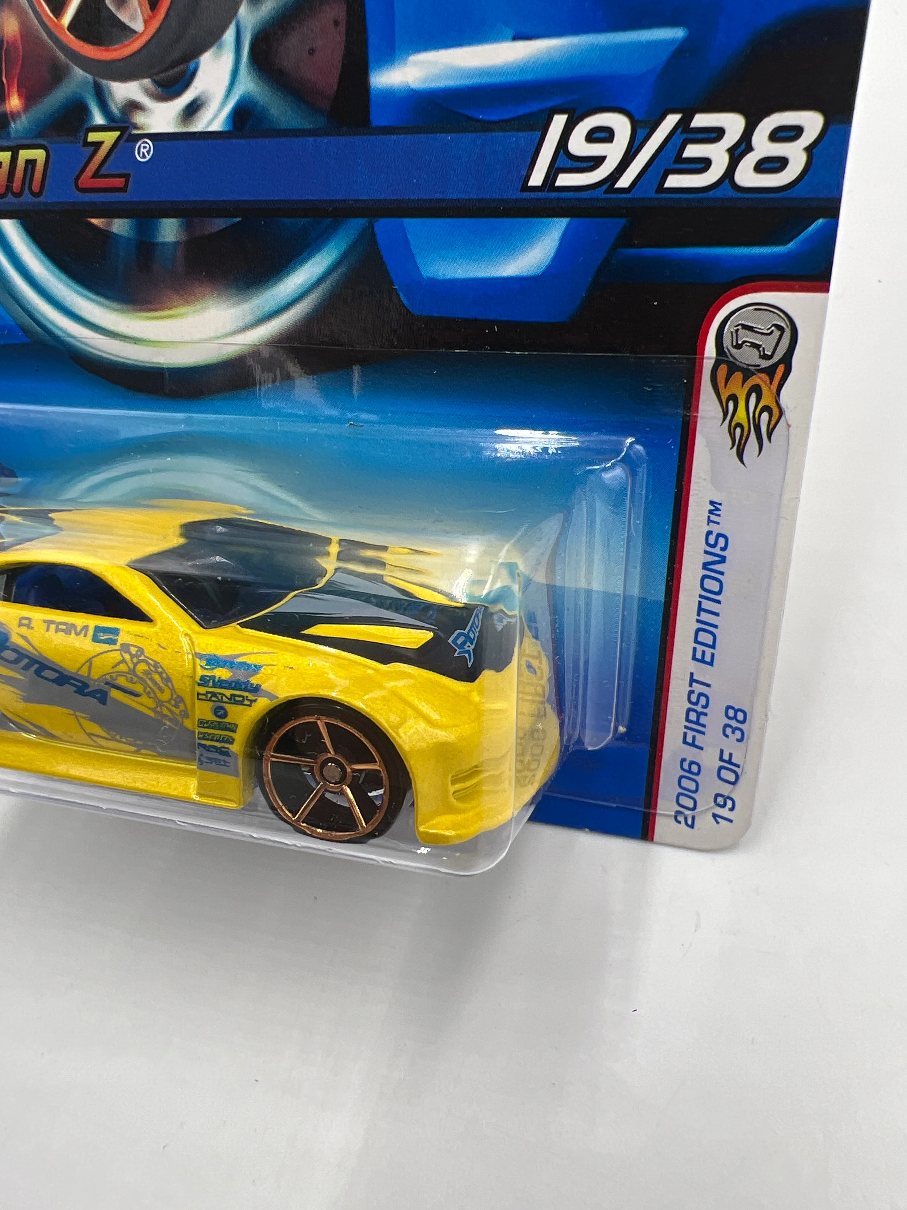 2006 Hot Wheels First Editions #019 Nissan Z Yellow FTE - Image 4