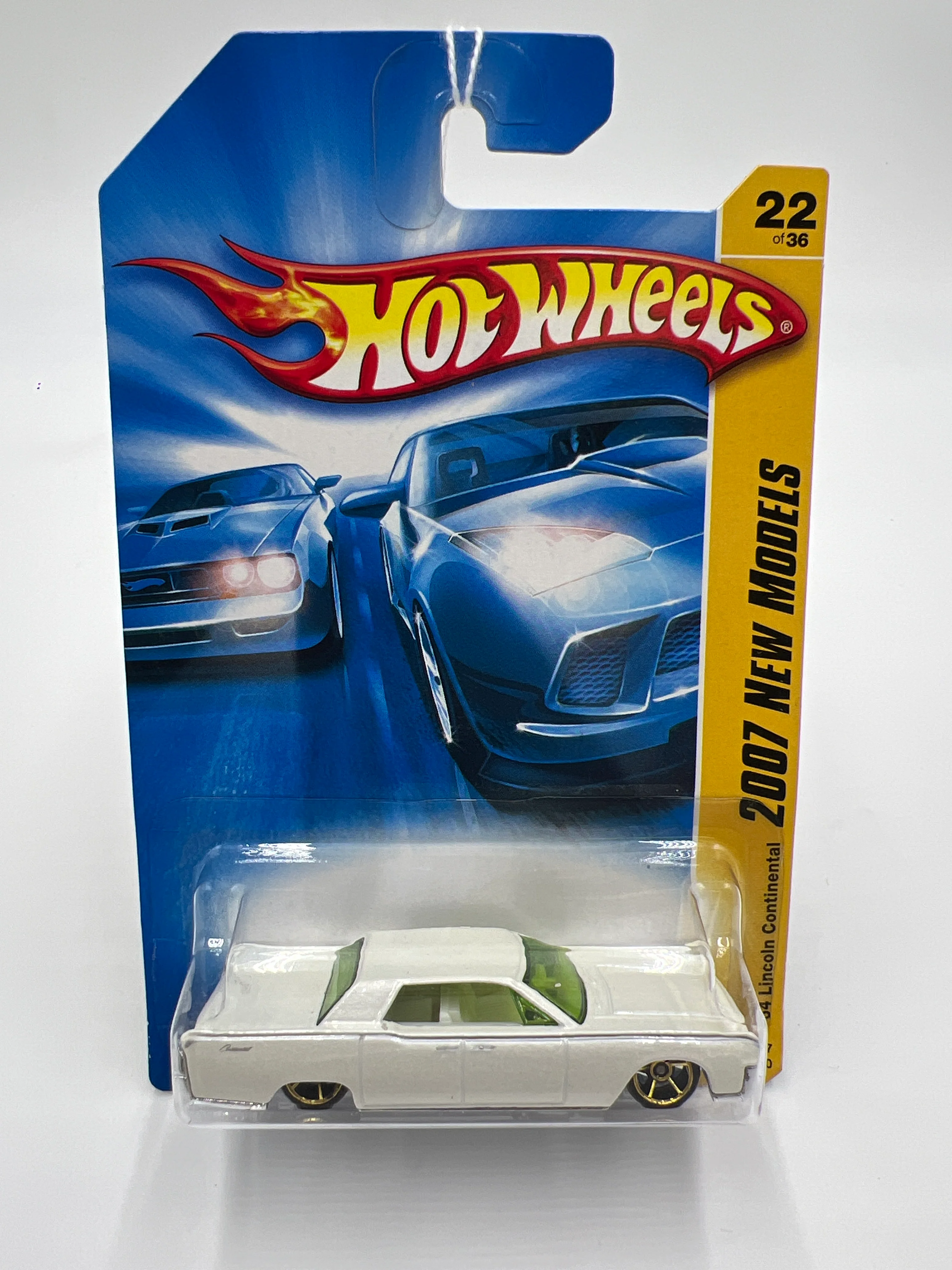 2007 Hot Wheels New Models #022 64 Lincoln Continental White 56A - Image 2