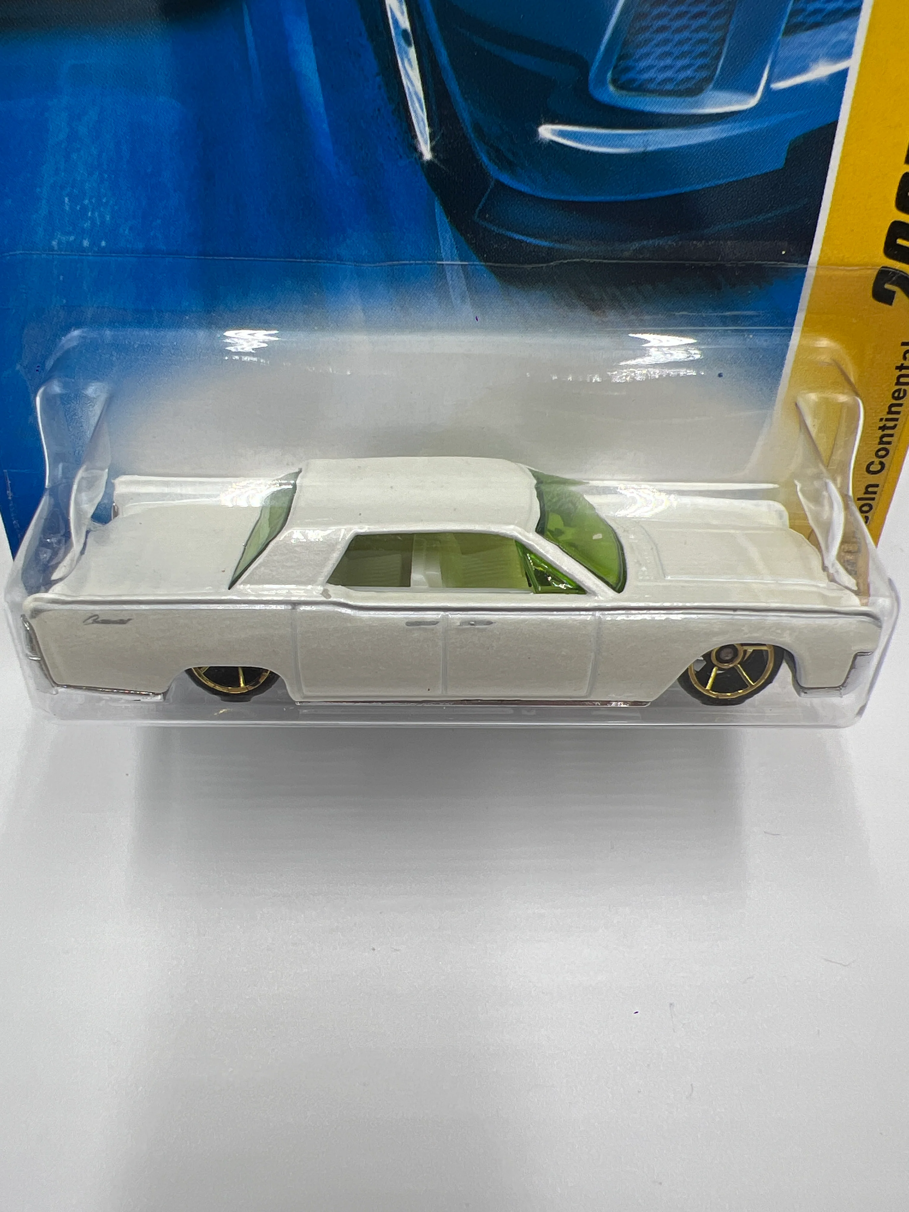 2007 Hot Wheels New Models #022 64 Lincoln Continental White 56A - Image 3