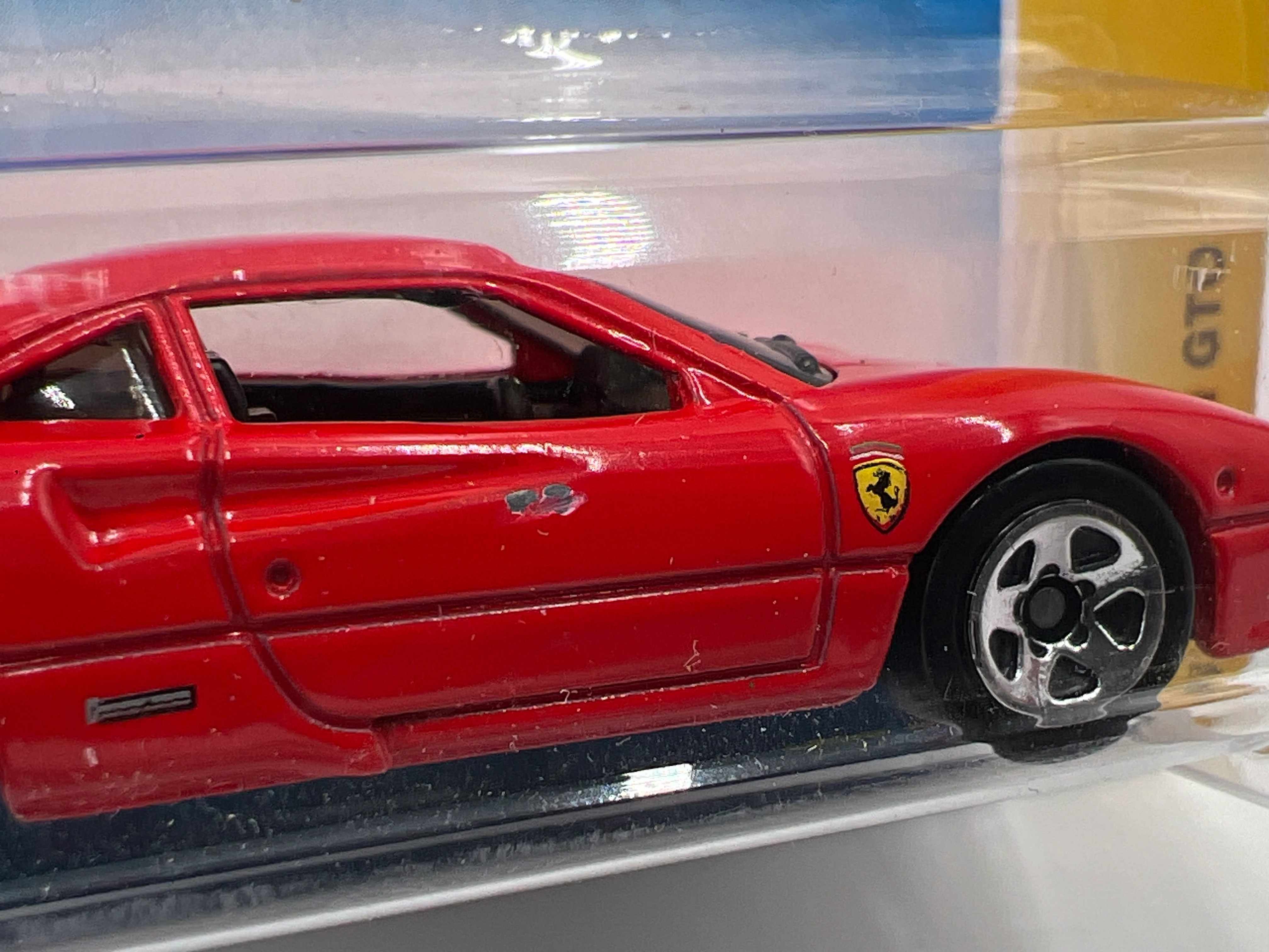 2008 Hot Wheels New Models #38 Ferrari GTO Red W/Protector - Image 6