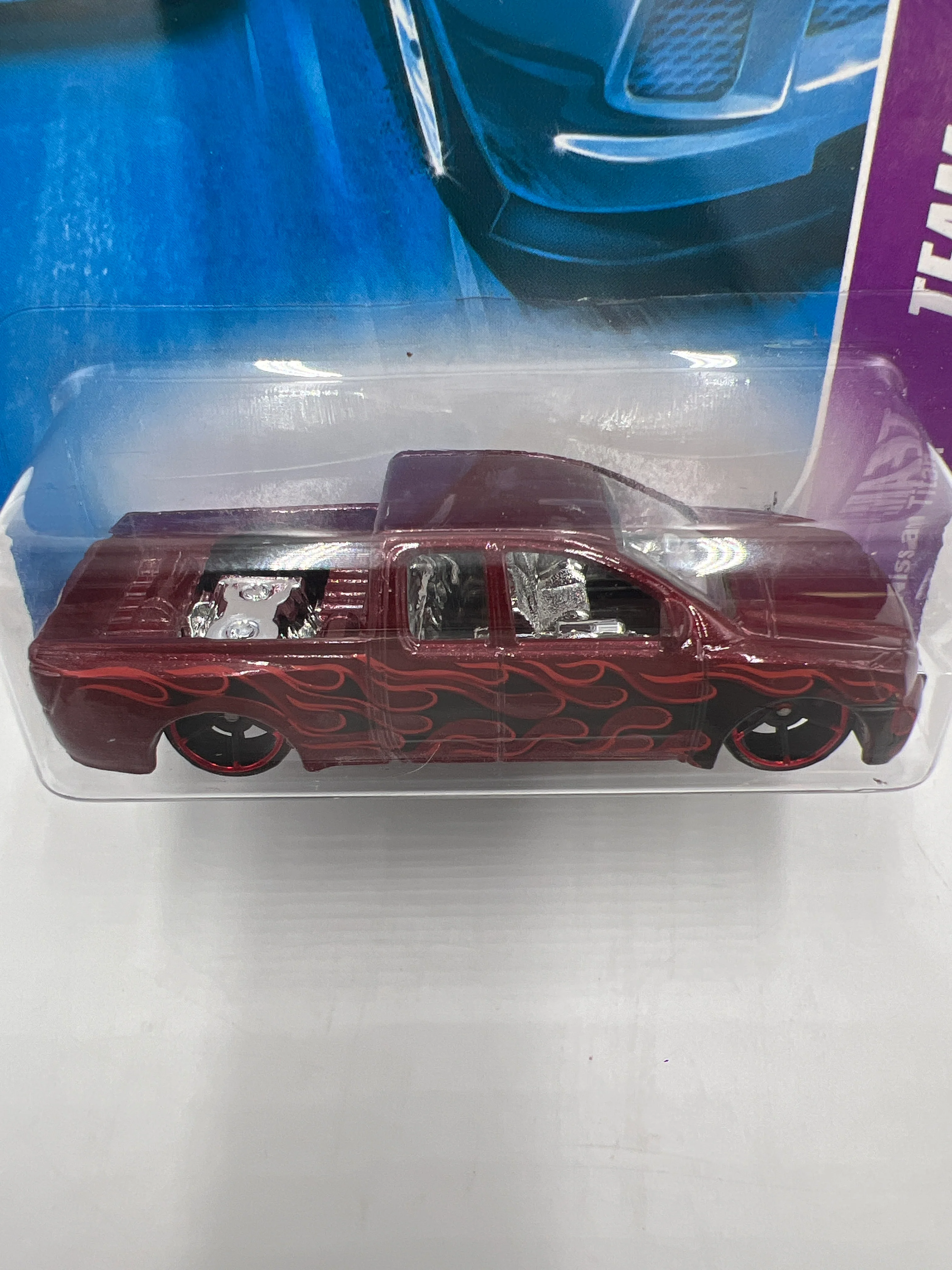2008 Hot Wheels #139 Team Hot Trucks Nissan Titan Red *Cracked Blister* - Image 3