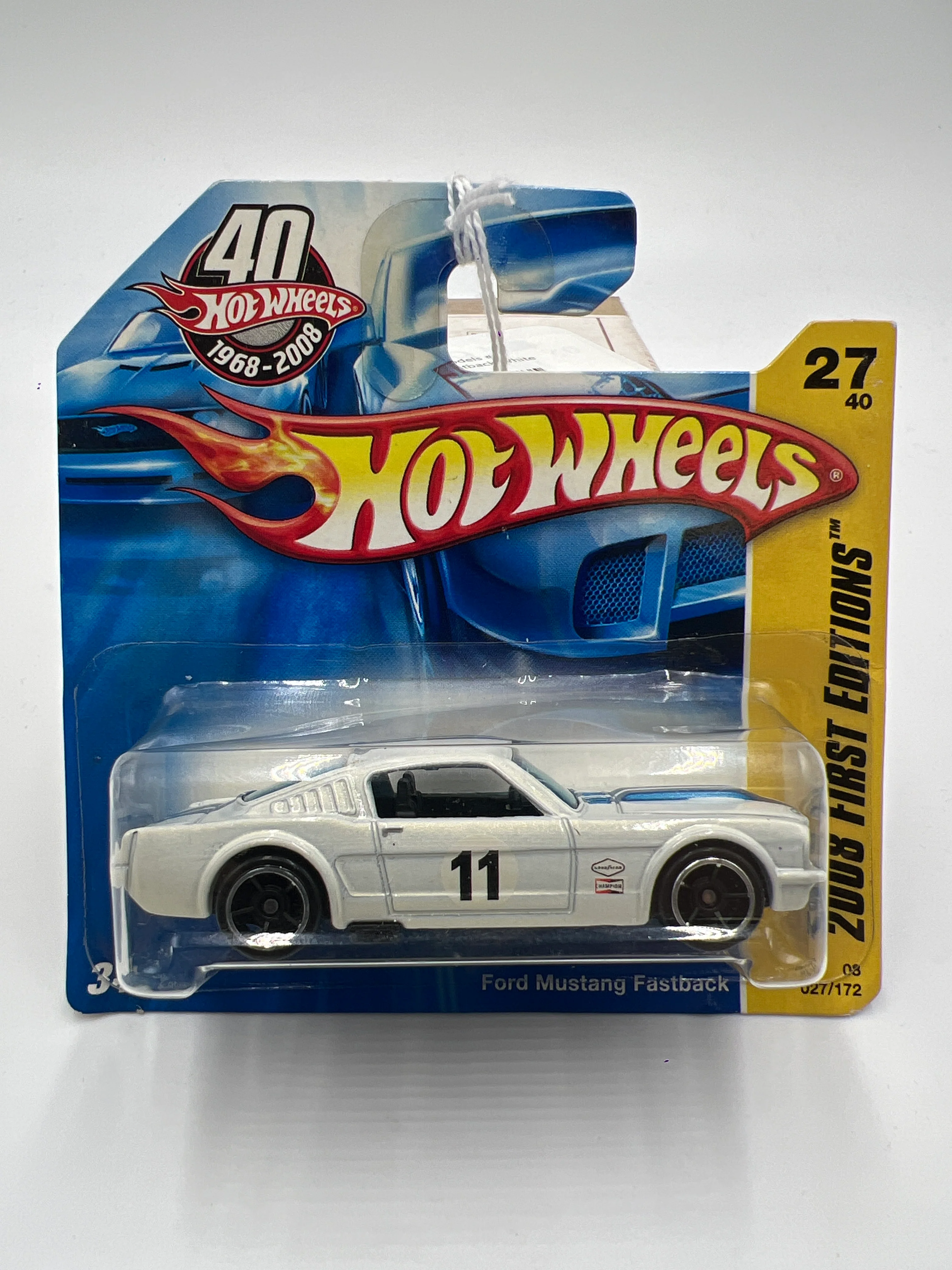 2008 Hot Wheels New Models #27 Ford Mustang Fastback White Short Card 25E - Image 2