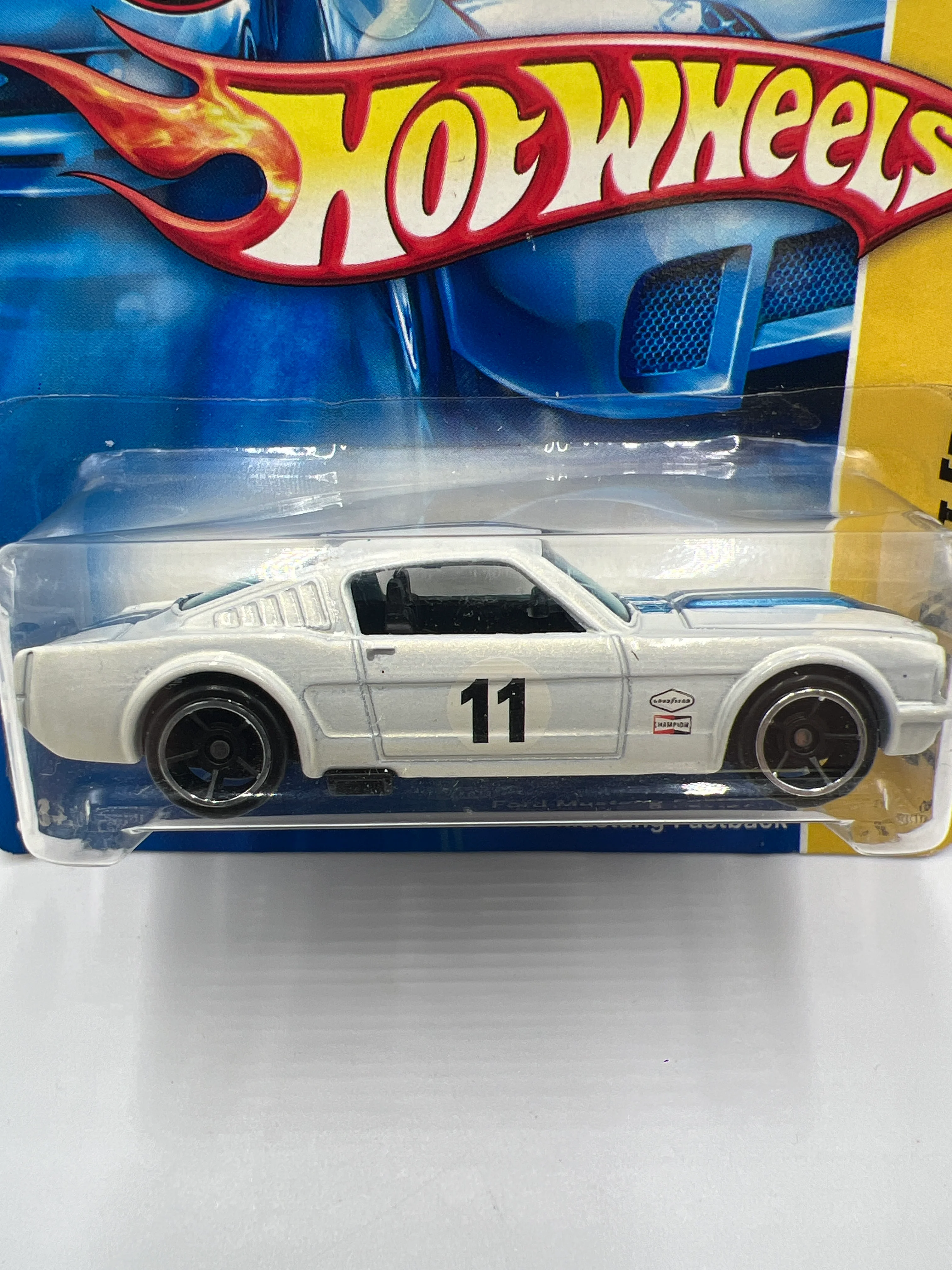2008 Hot Wheels New Models #27 Ford Mustang Fastback White Short Card 25E - Image 3