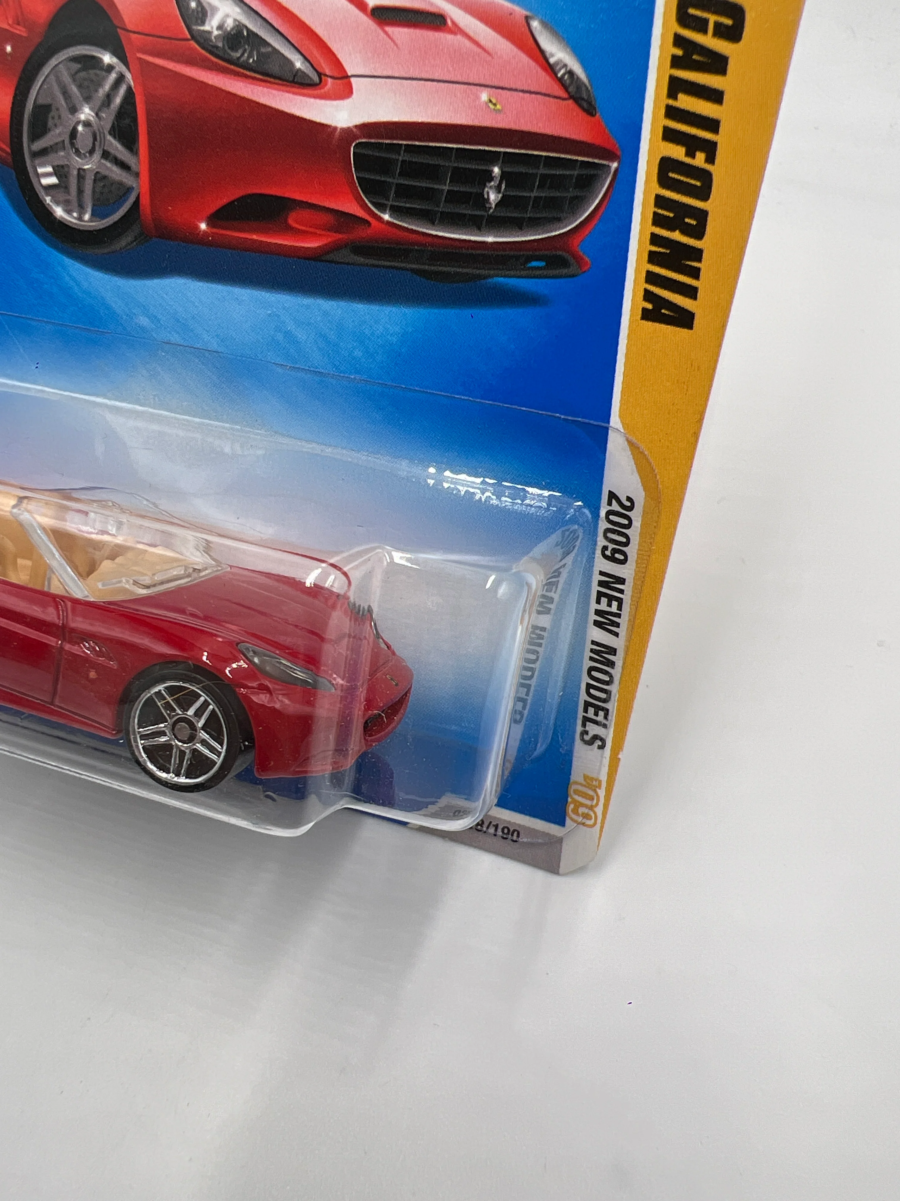 2009 Hot Wheels New Models #38 Ferrari California Red W/Protector SR - Image 4