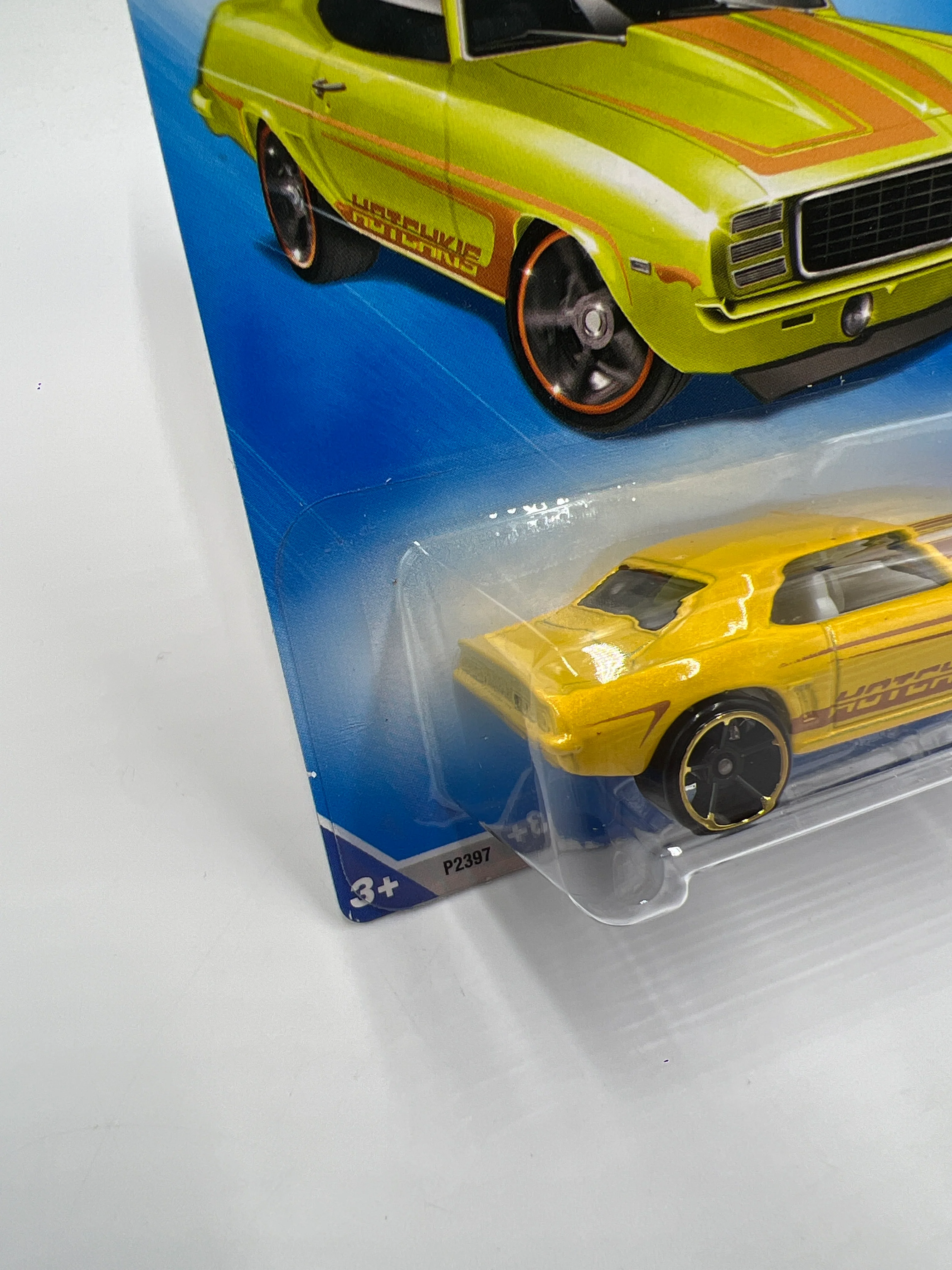2009 Hot Wheels Walmart Exclusive Muscle Mania #77 69 Camaro Yellow 240A - Image 4