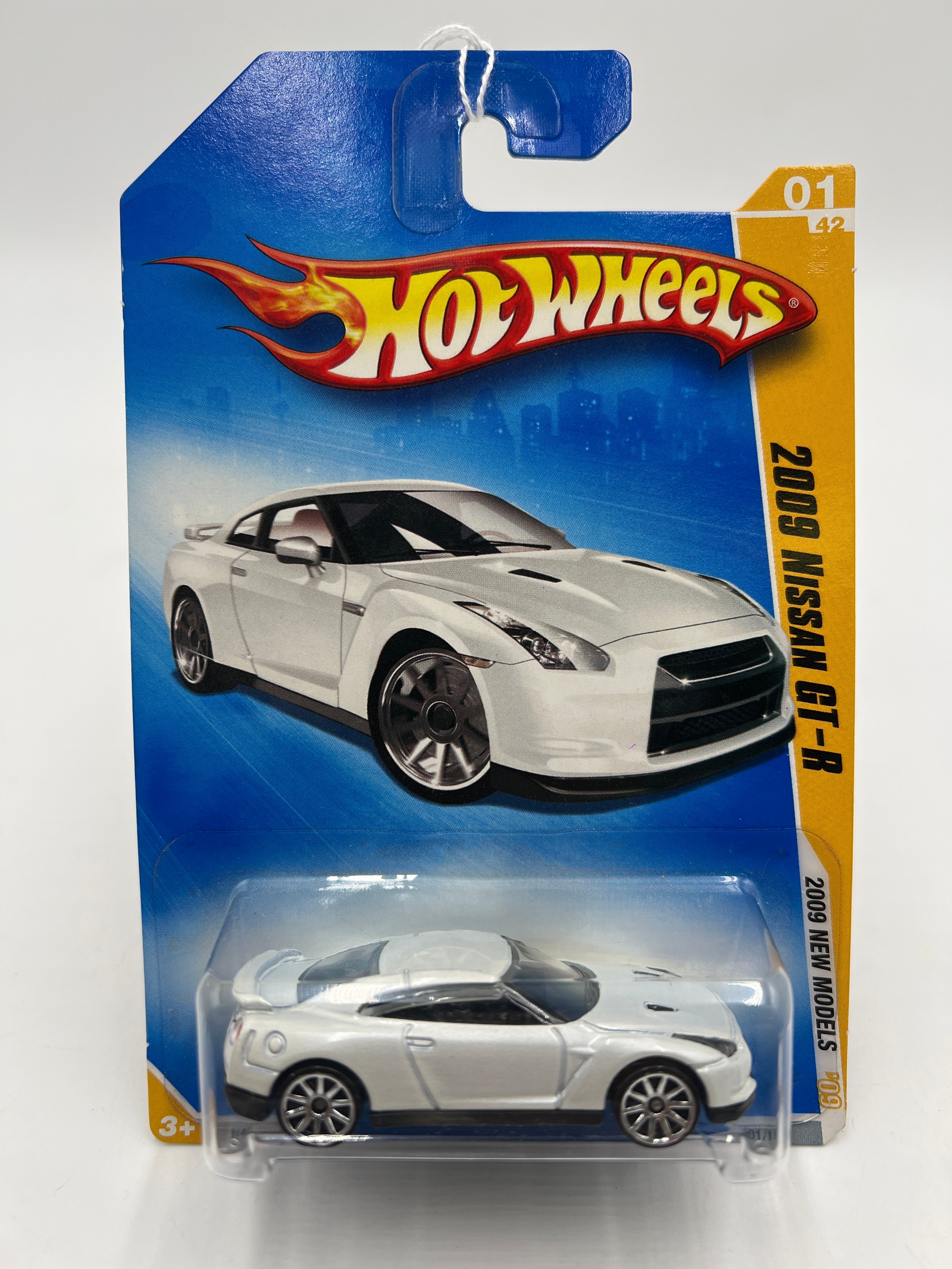 2009 Hot Wheels New Models #001 2009 Nissan GT-R White 79B - Image 2