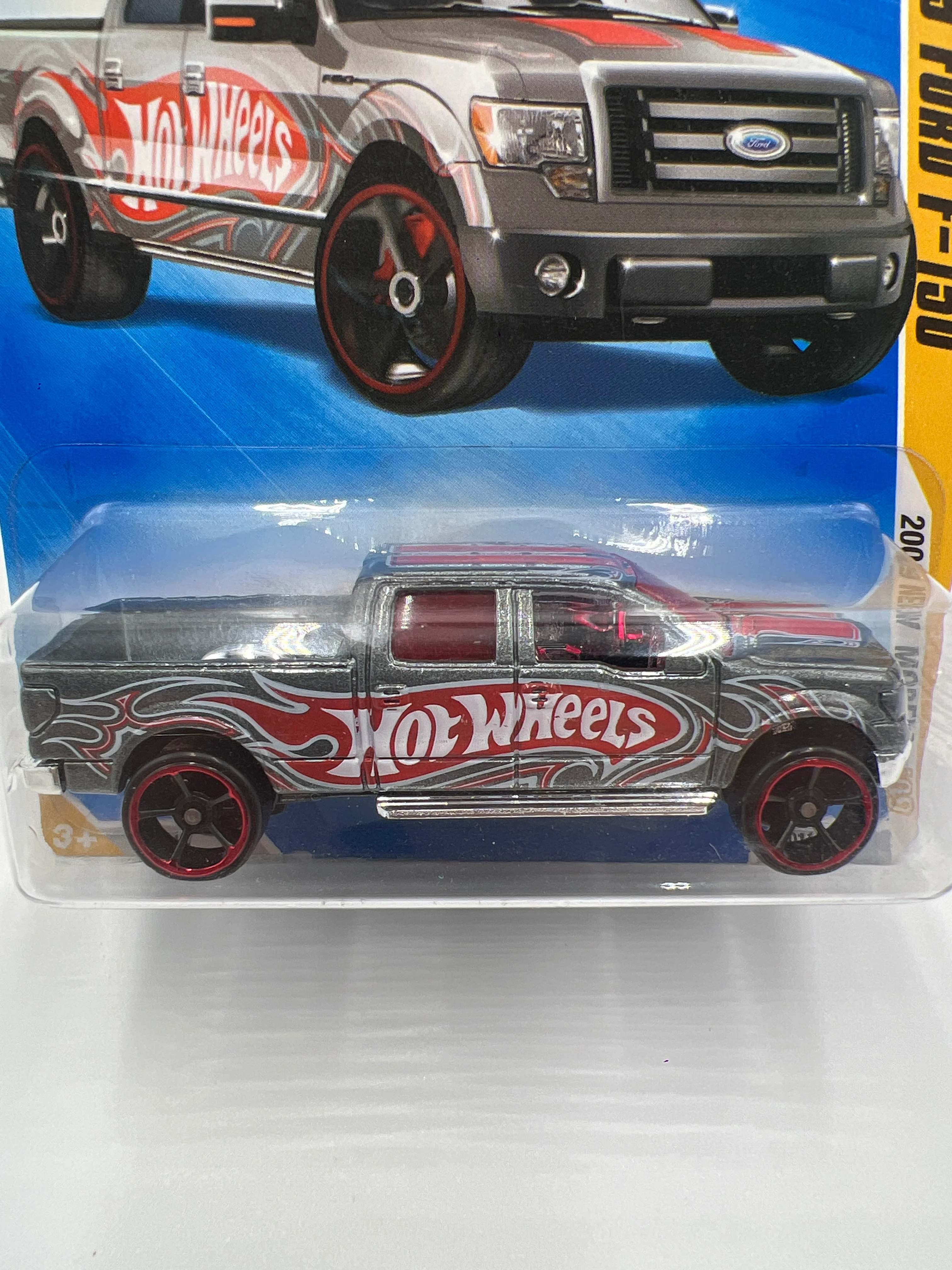 2009 Hot Wheels New Models #11 2009 Ford F-150 Silver 27A - Image 3