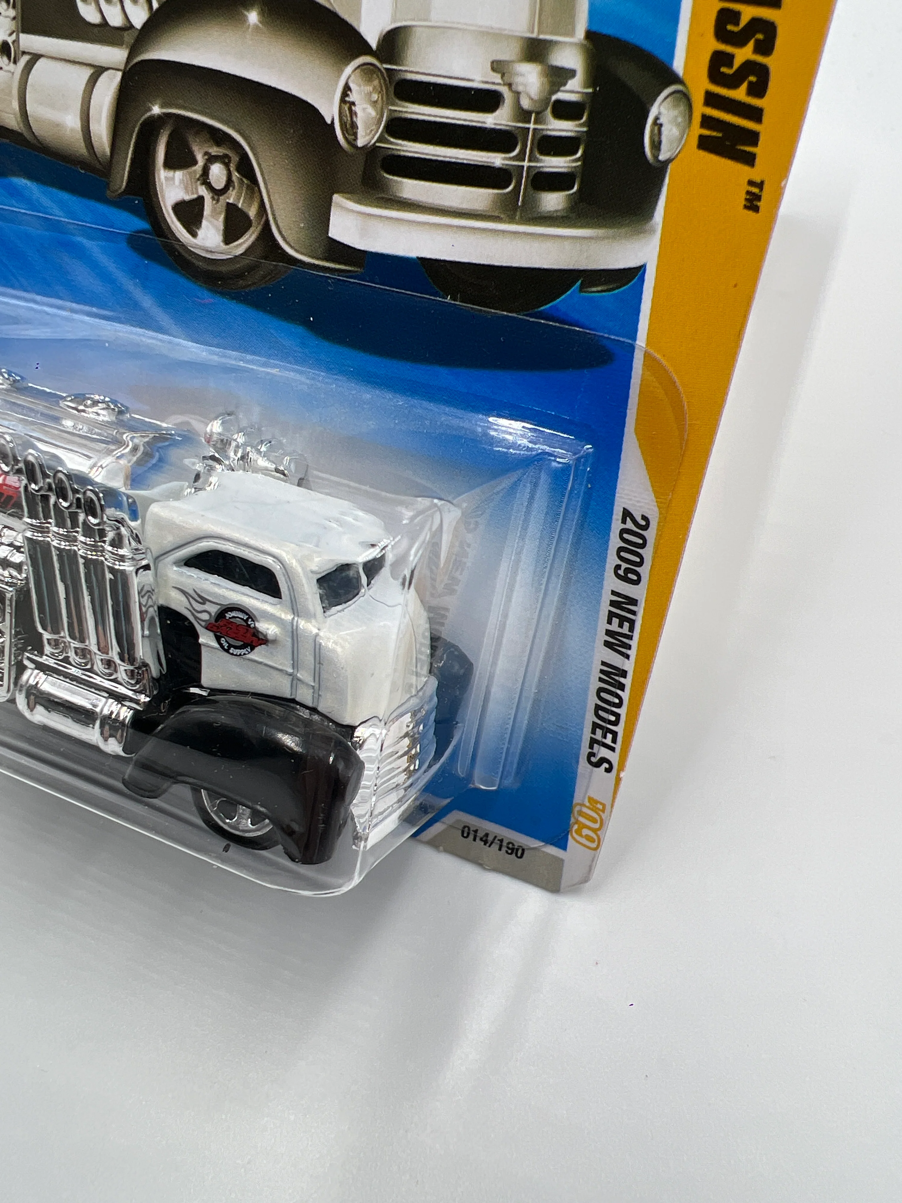 2009 Hot Wheels New Models #14 Fast Gassin White aa4 - Image 4