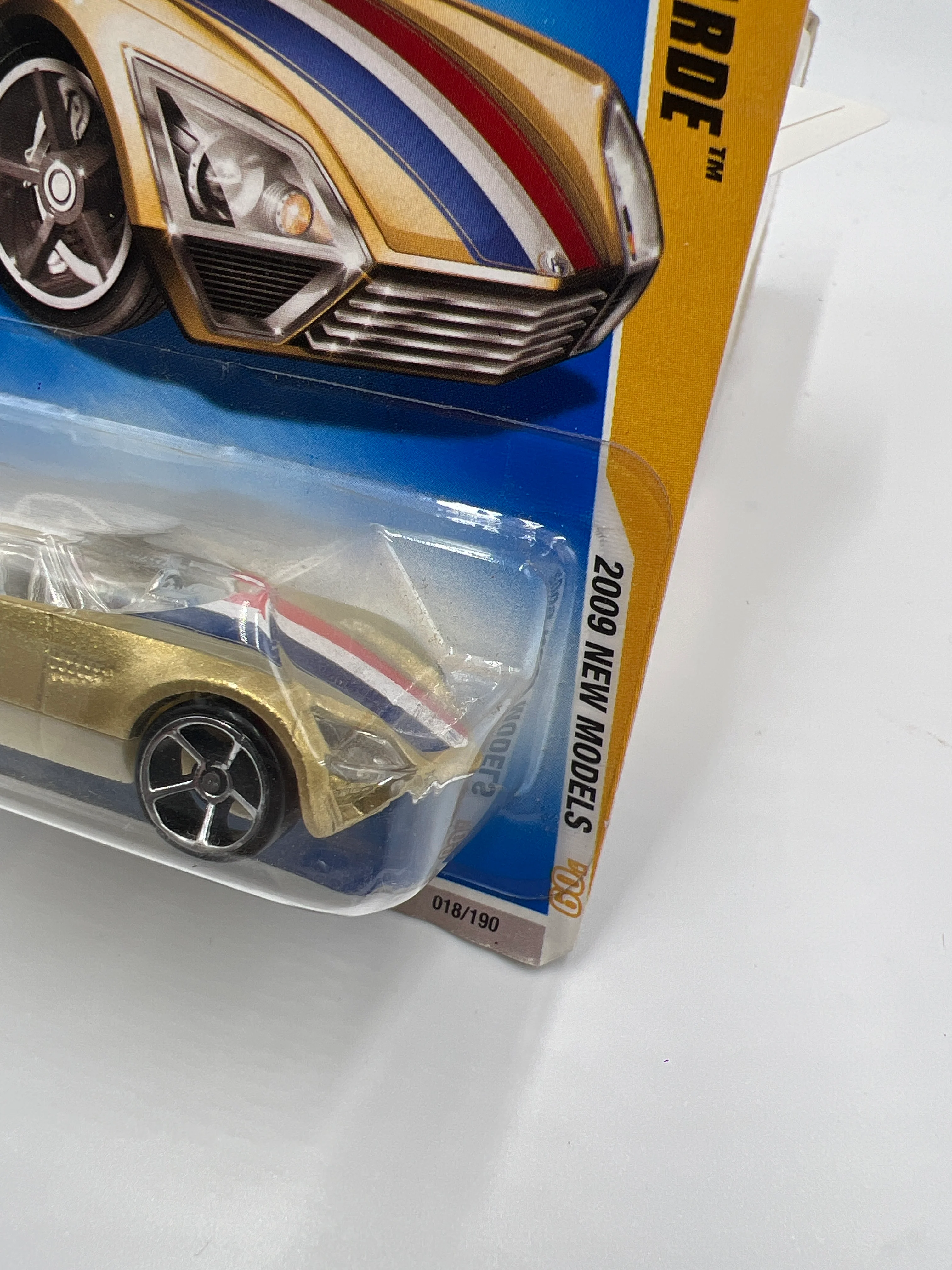 2009 Hot Wheels New Models #18 Avant Garde Gold AA7 - Image 4