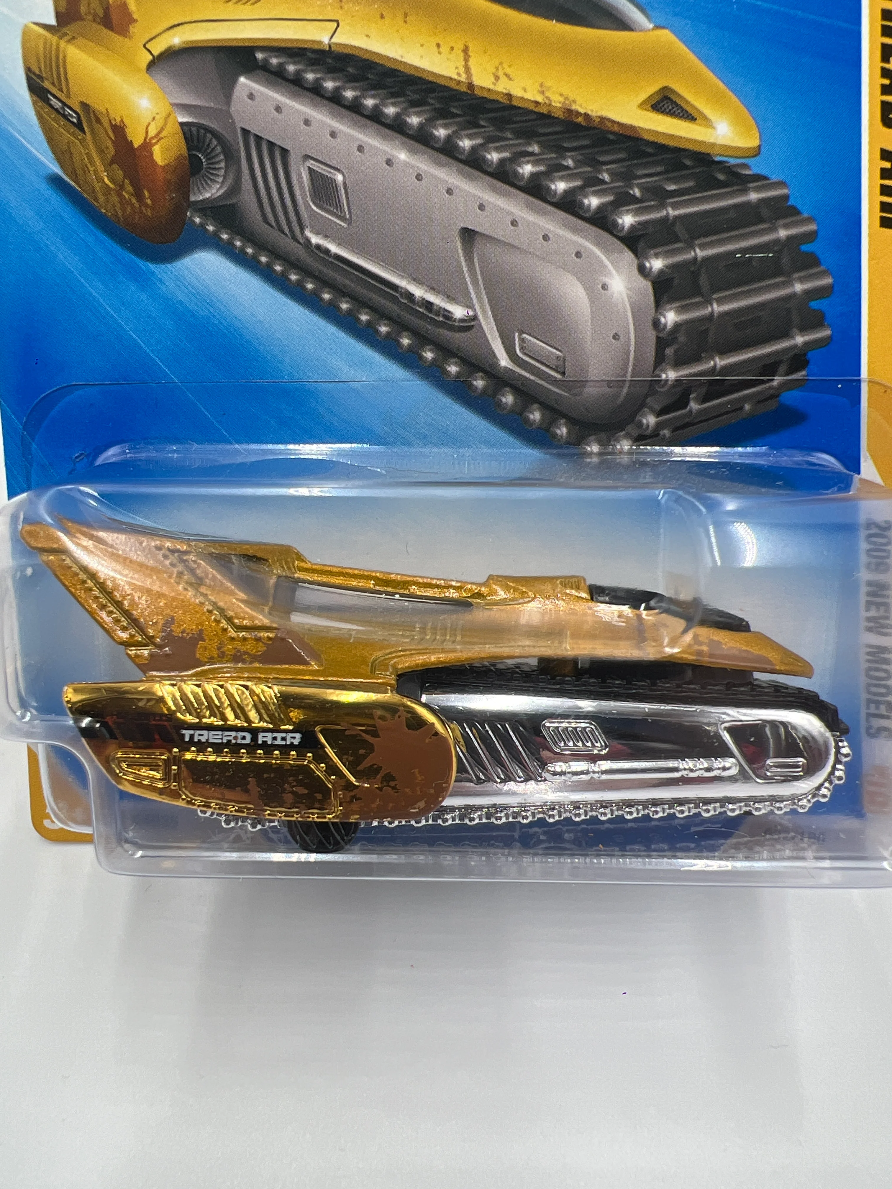 2009 Hot Wheels New Models #32 Tread Air Gold AA8 - Image 3