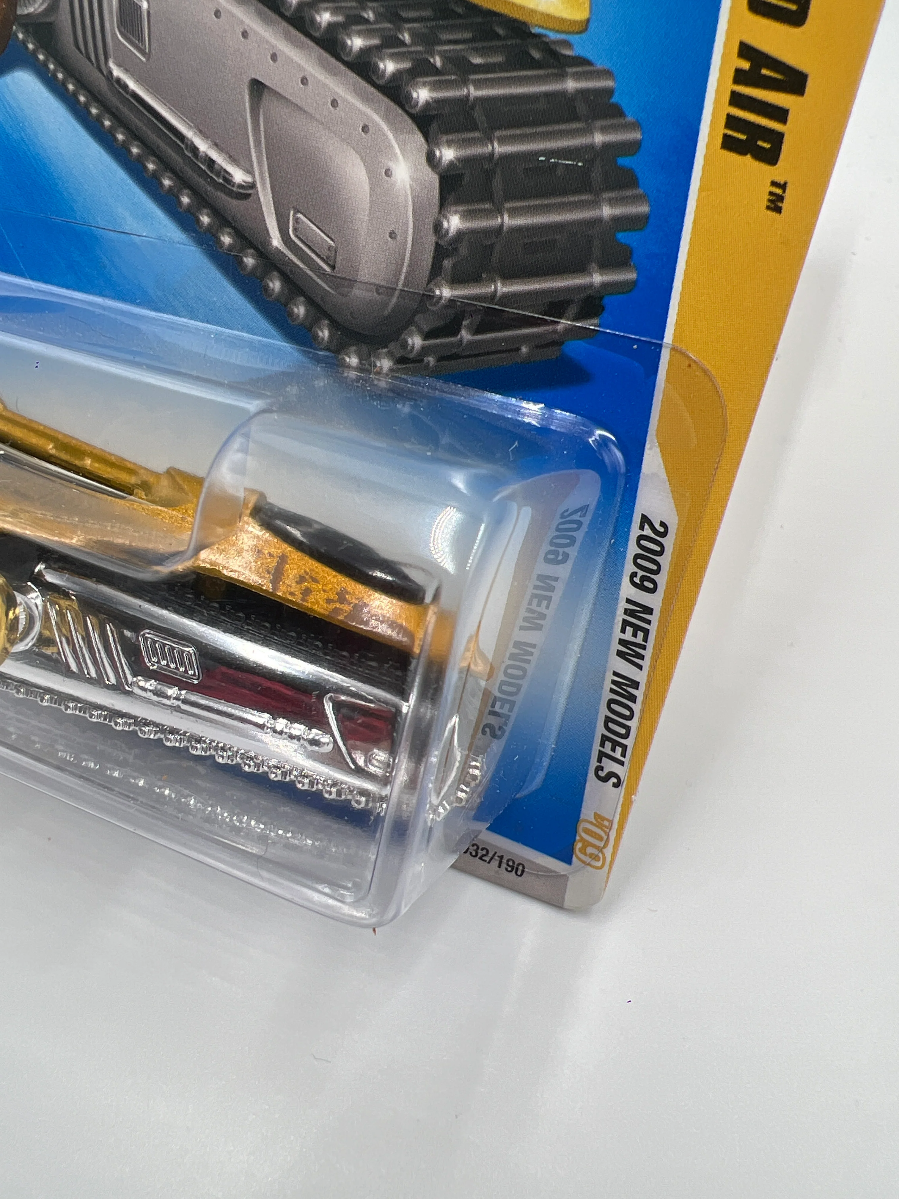 2009 Hot Wheels New Models #32 Tread Air Gold AA8 - Image 4