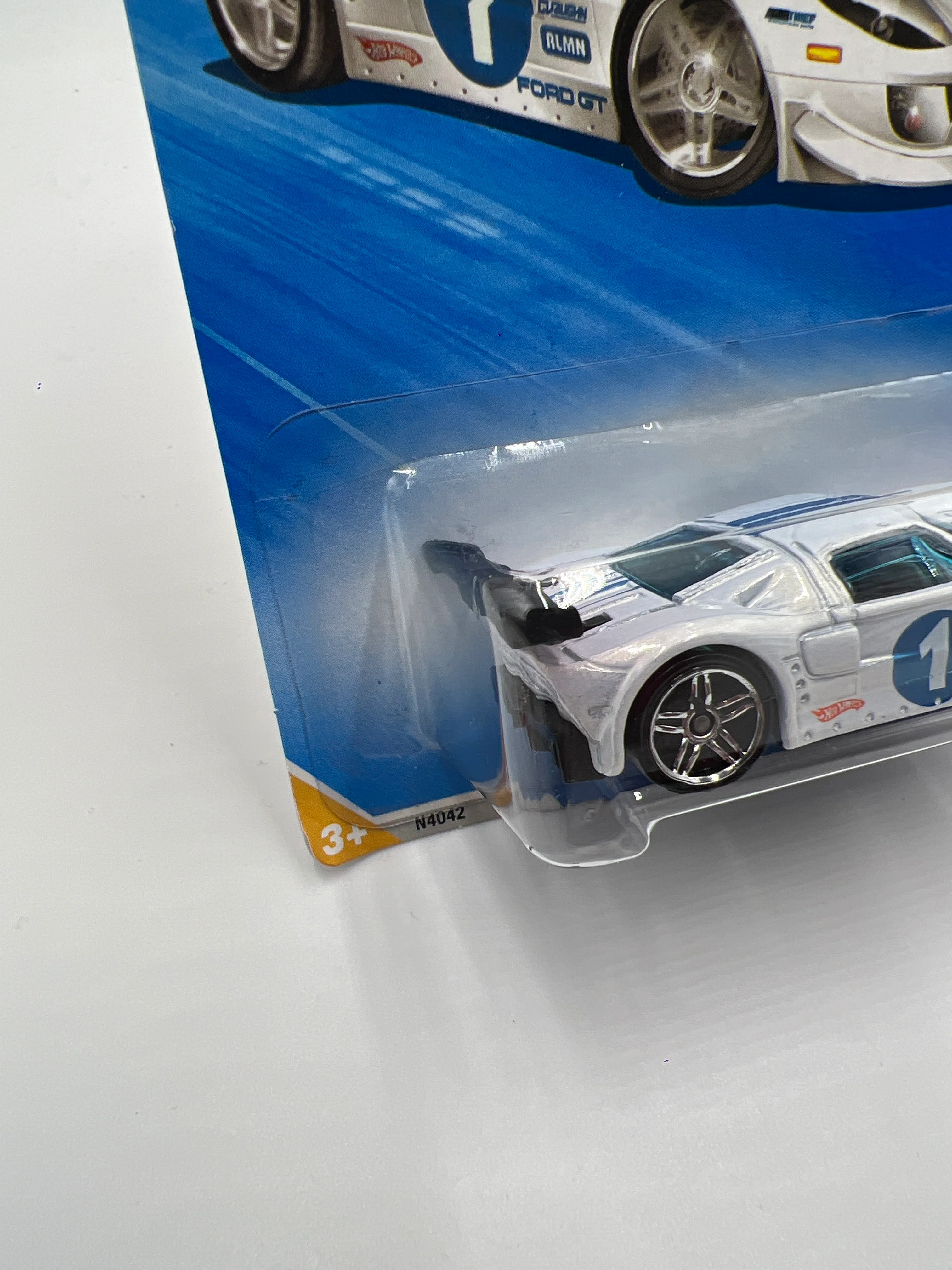 2009 Hot Wheels New Models #39 Ford GT LM White 30E - Image 5