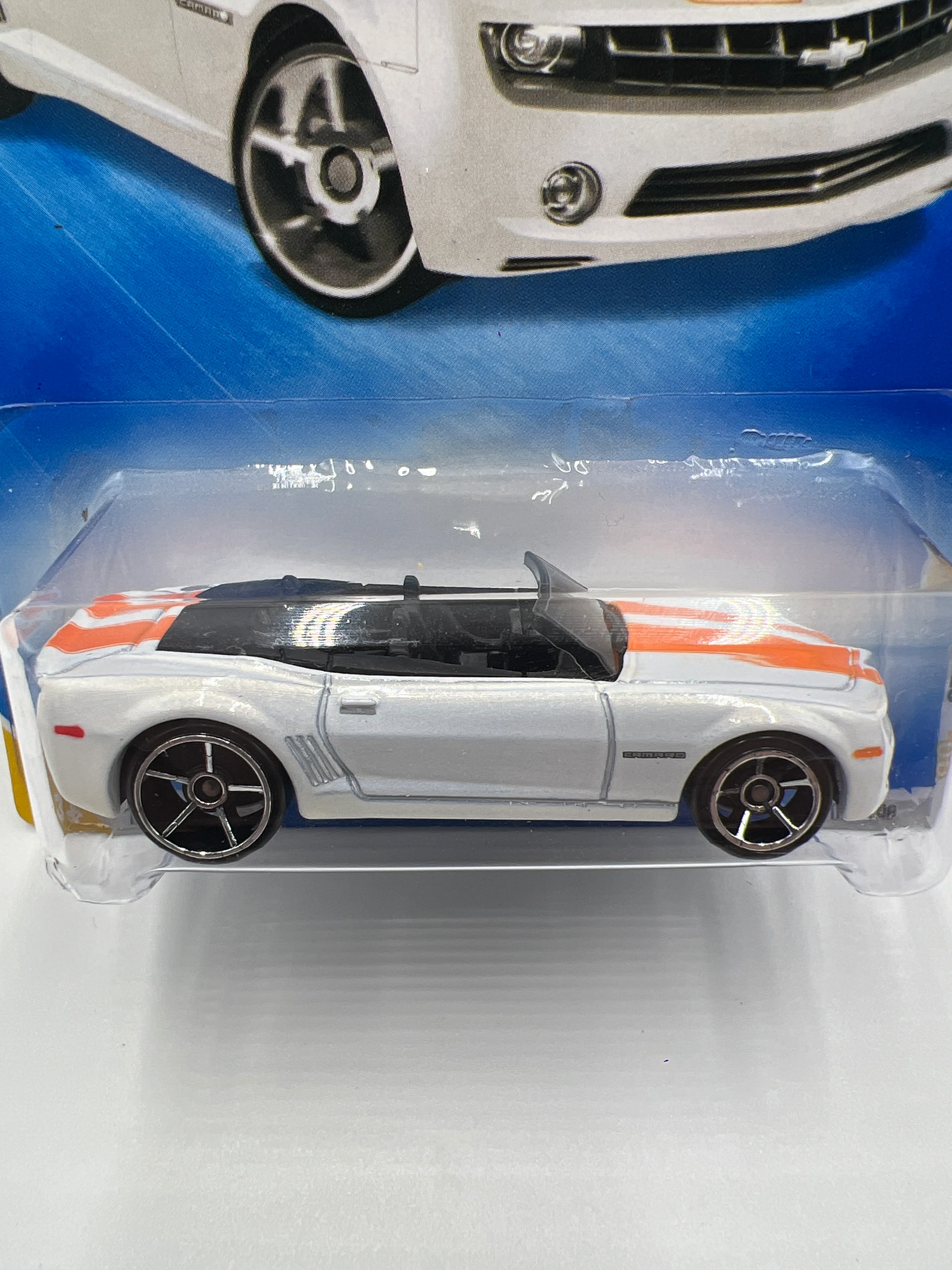 2009 Hot Wheels New Models #37 Camaro Convertible Concept White 15A - Image 3