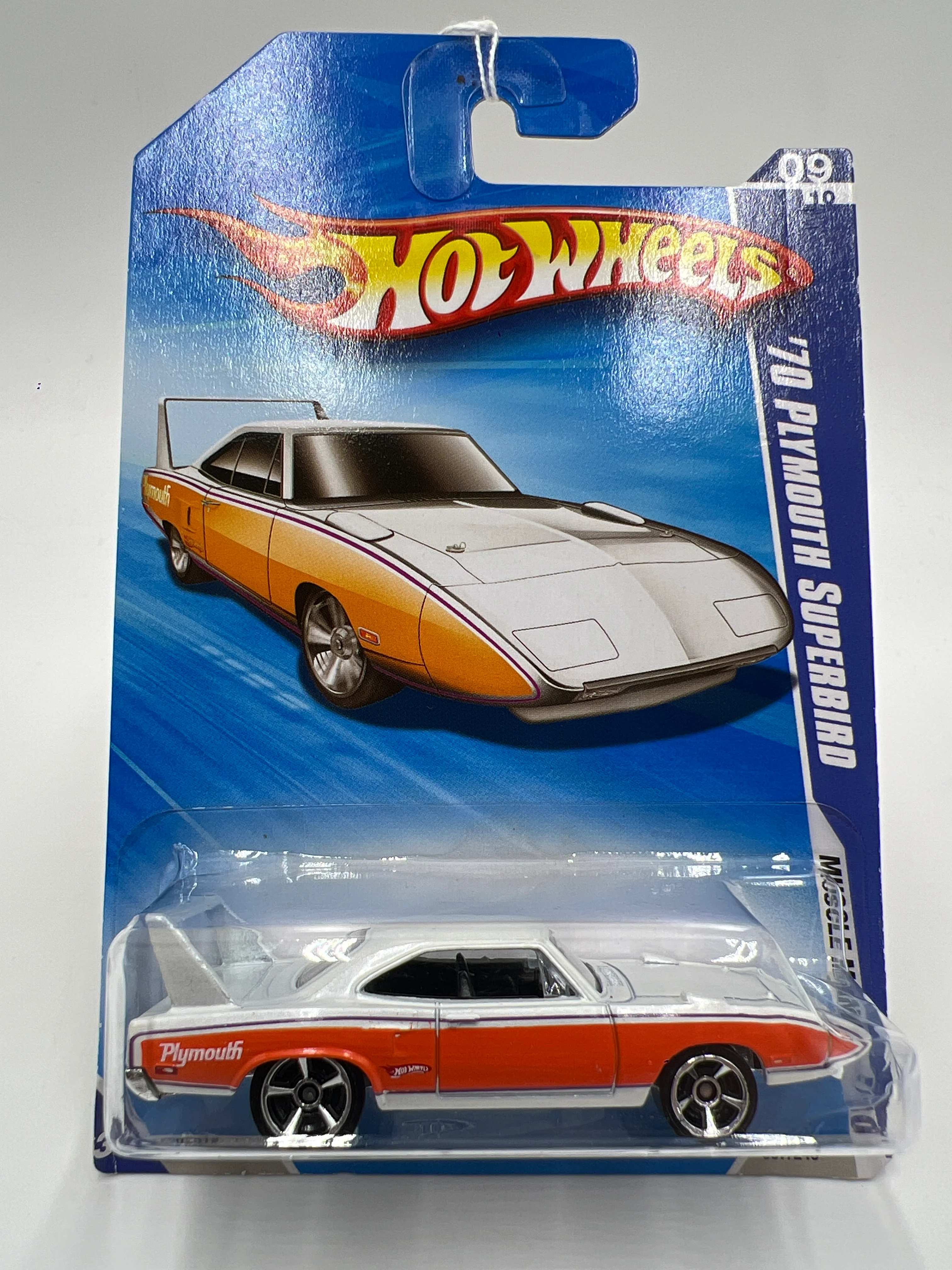 2010 Hot Wheels Kmart Exclusive #87 70 Plymouth Superbird Orange/White Cracked Blister 239C - Image 2