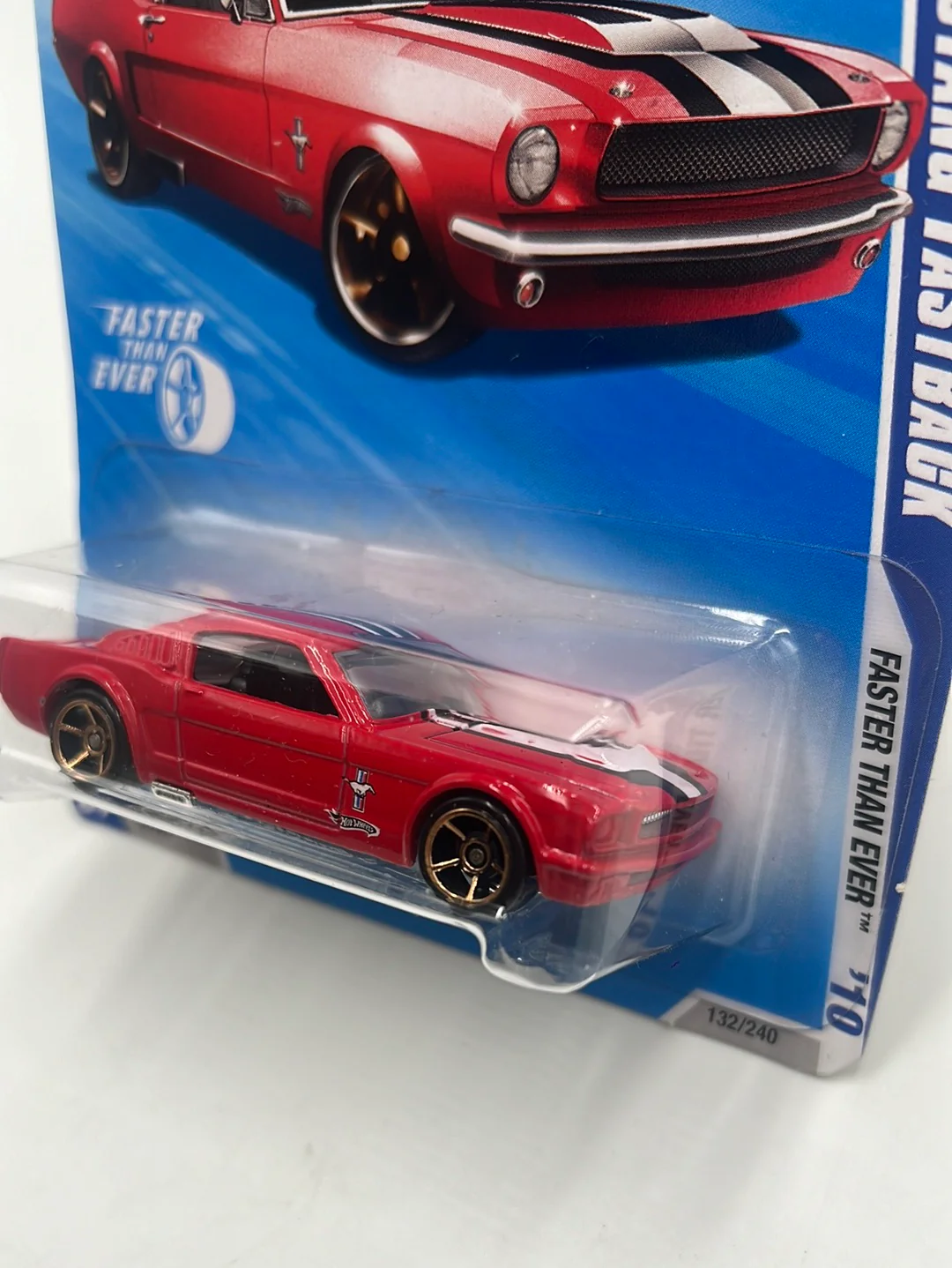 2010 Hot Wheels Faster Than Ever Ford Mustang Fastback Red 132/240 25H - Image 4