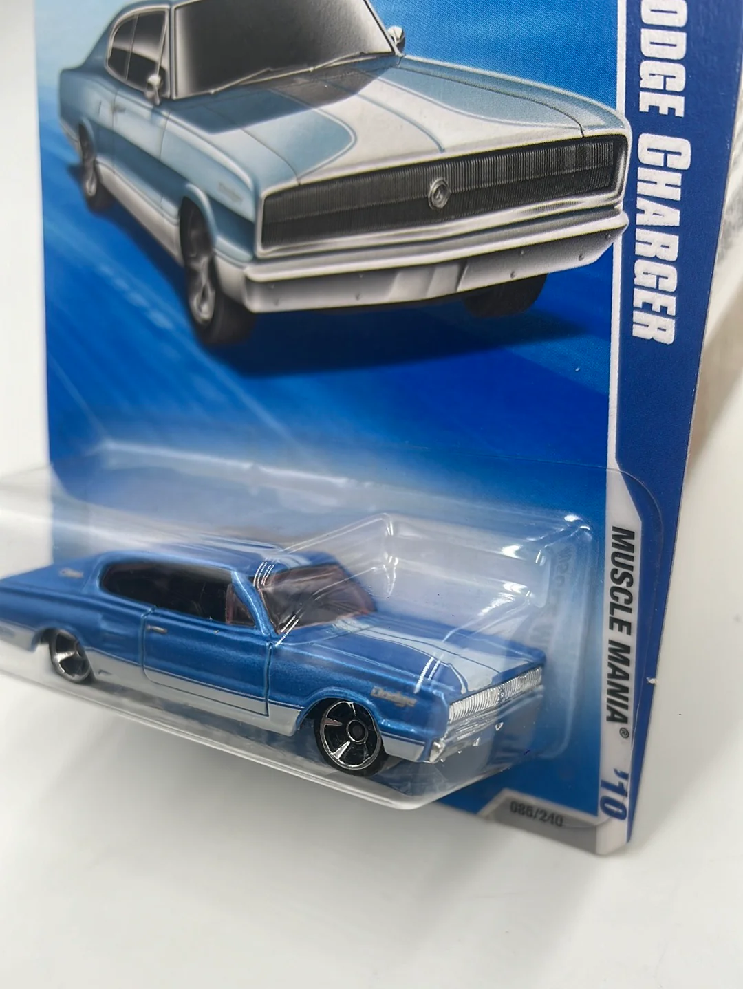 2010 Hot Wheels Hot Auction ‘67 Dodge Charger Blue w/Pink Window Variation 85/240 SR - Image 4