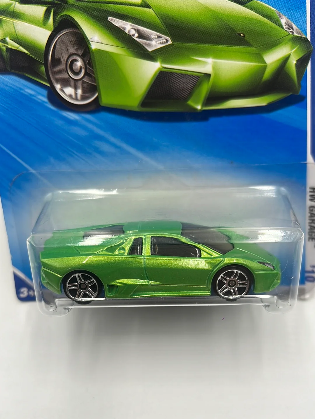 2010 Hot Wheels HW Garage Lamborghini Reventón Green 71/240 102A - Image 3