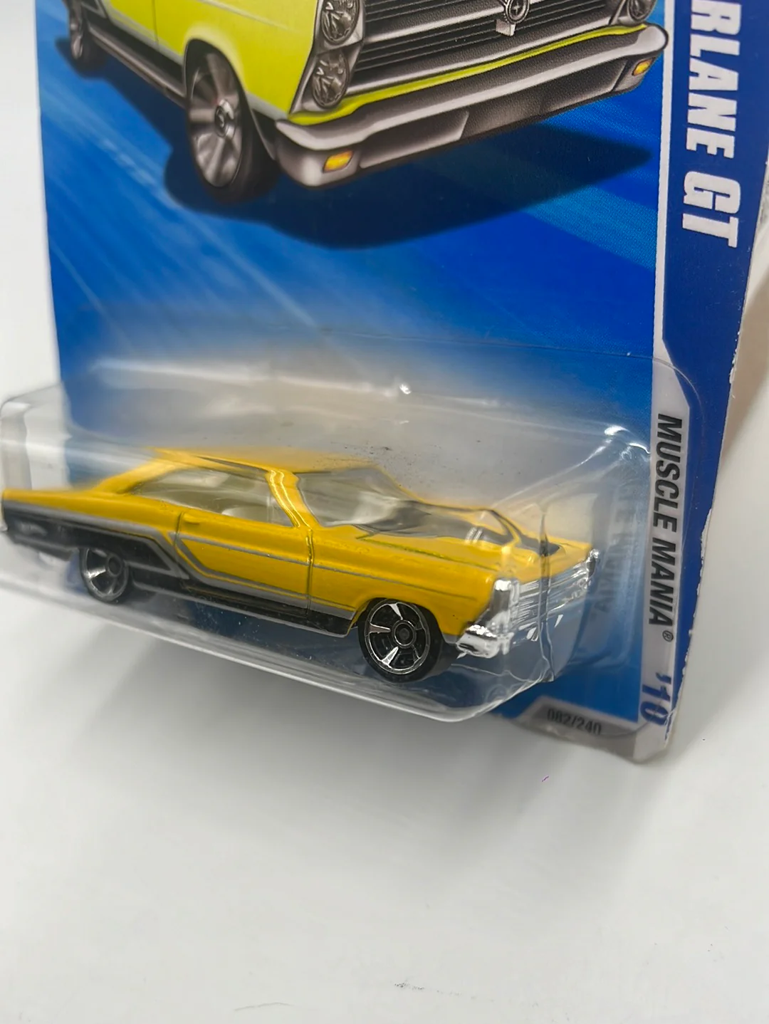 2010 Hot Wheels Muscle Mania ‘66 Ford Fairlane GT Yellow 82/240 34E - Image 4