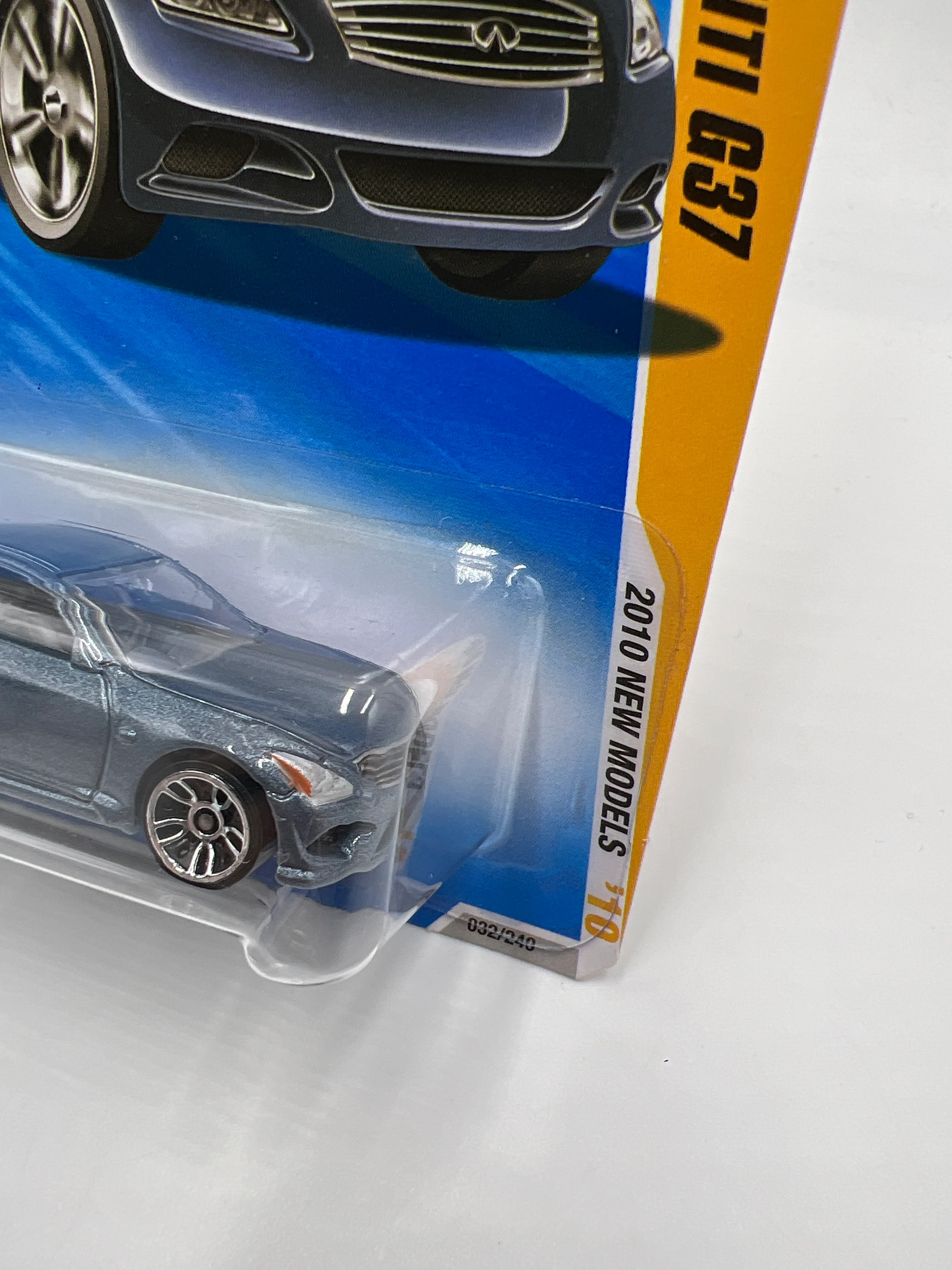 2010 Hot Wheels New Models #32 10 Infiniti G37 Blue W/Protector #2 - Image 4