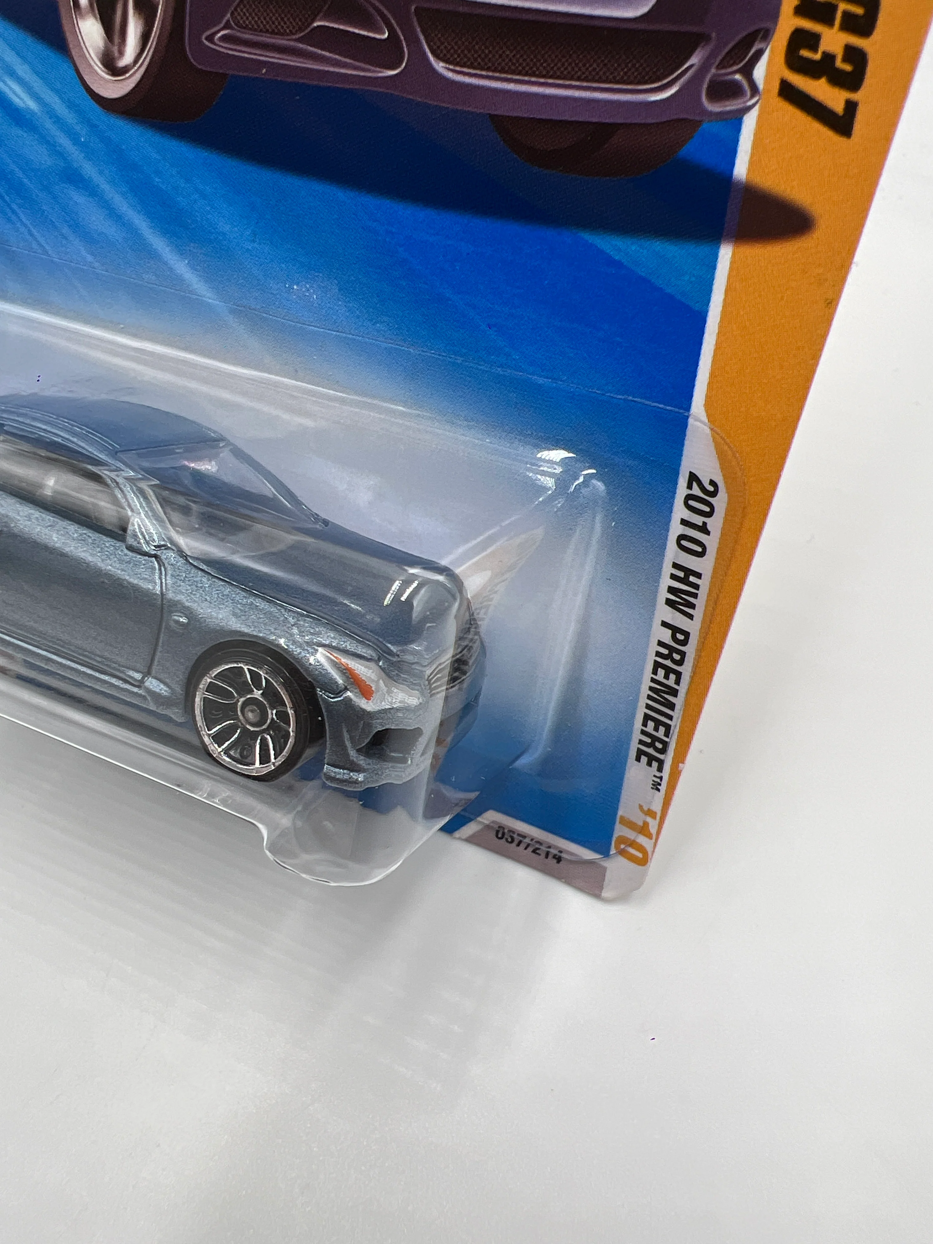 2010 Hot Wheels Premiere #37 10 Infiniti G37 Blue W/Protector International Card - Image 4