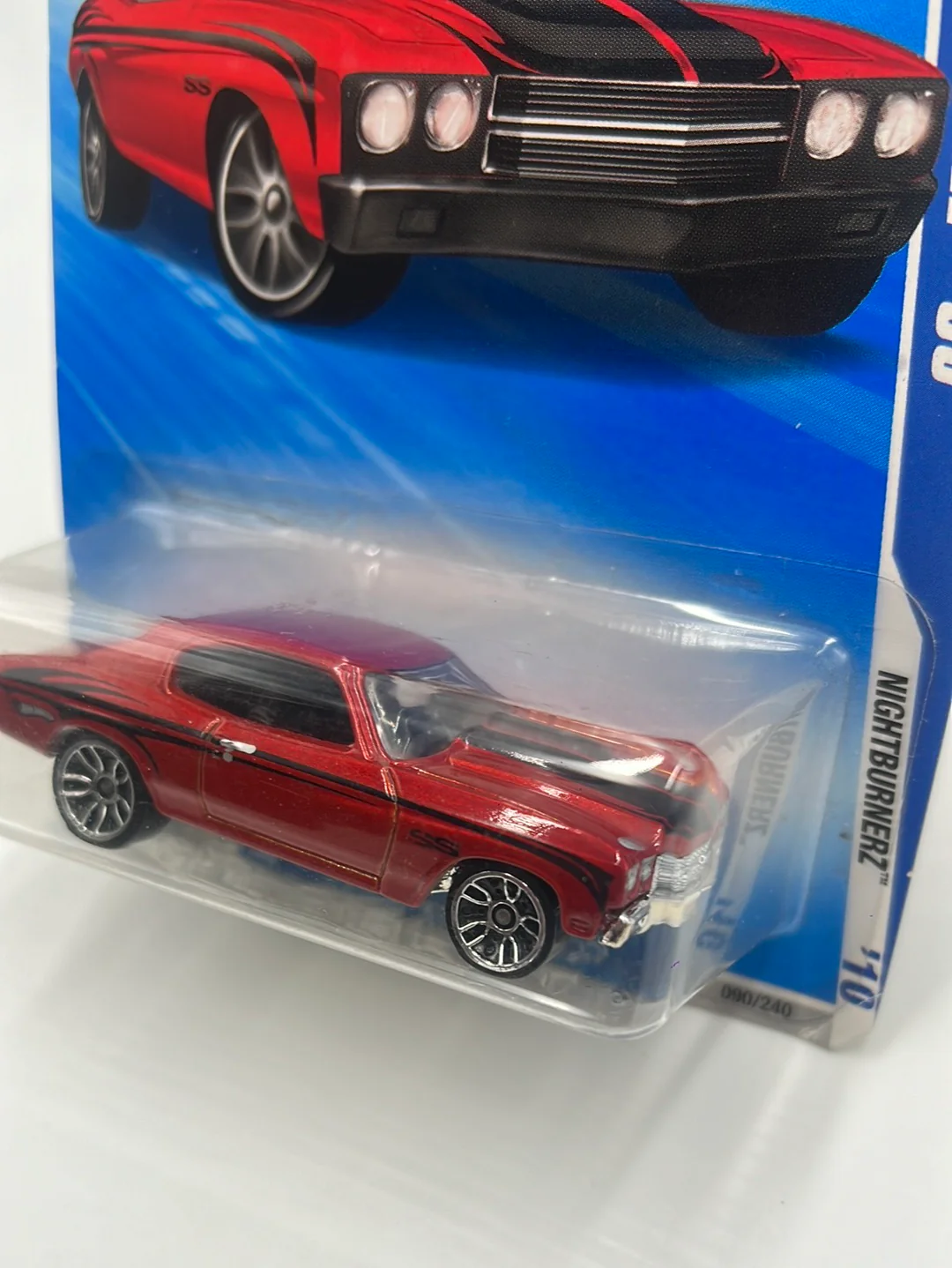 2010 Hot Wheels Nightburnerz ‘70 Chevelle SS Red 90/240 3A - Image 4