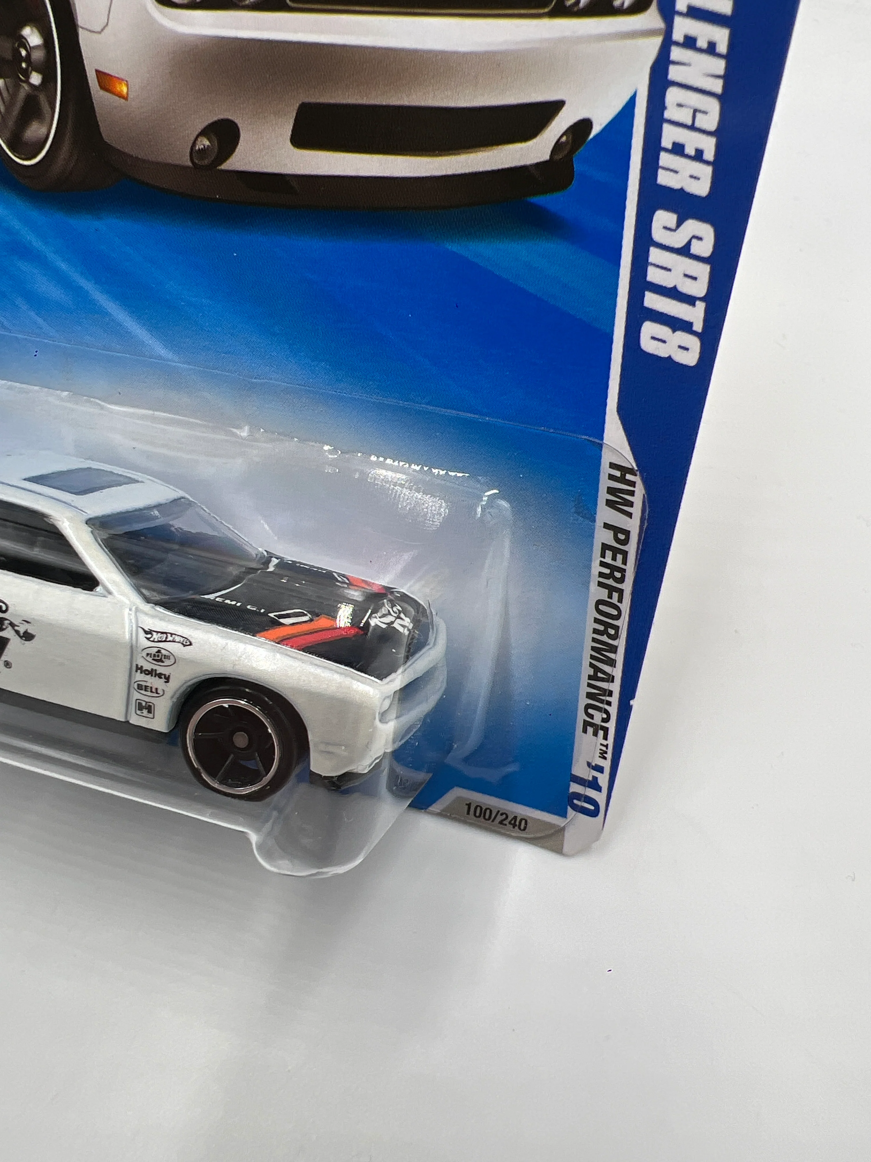 2010 Hot Wheels Performance #100 Dodge Challenger SRT8 White K&N 40D - Image 4