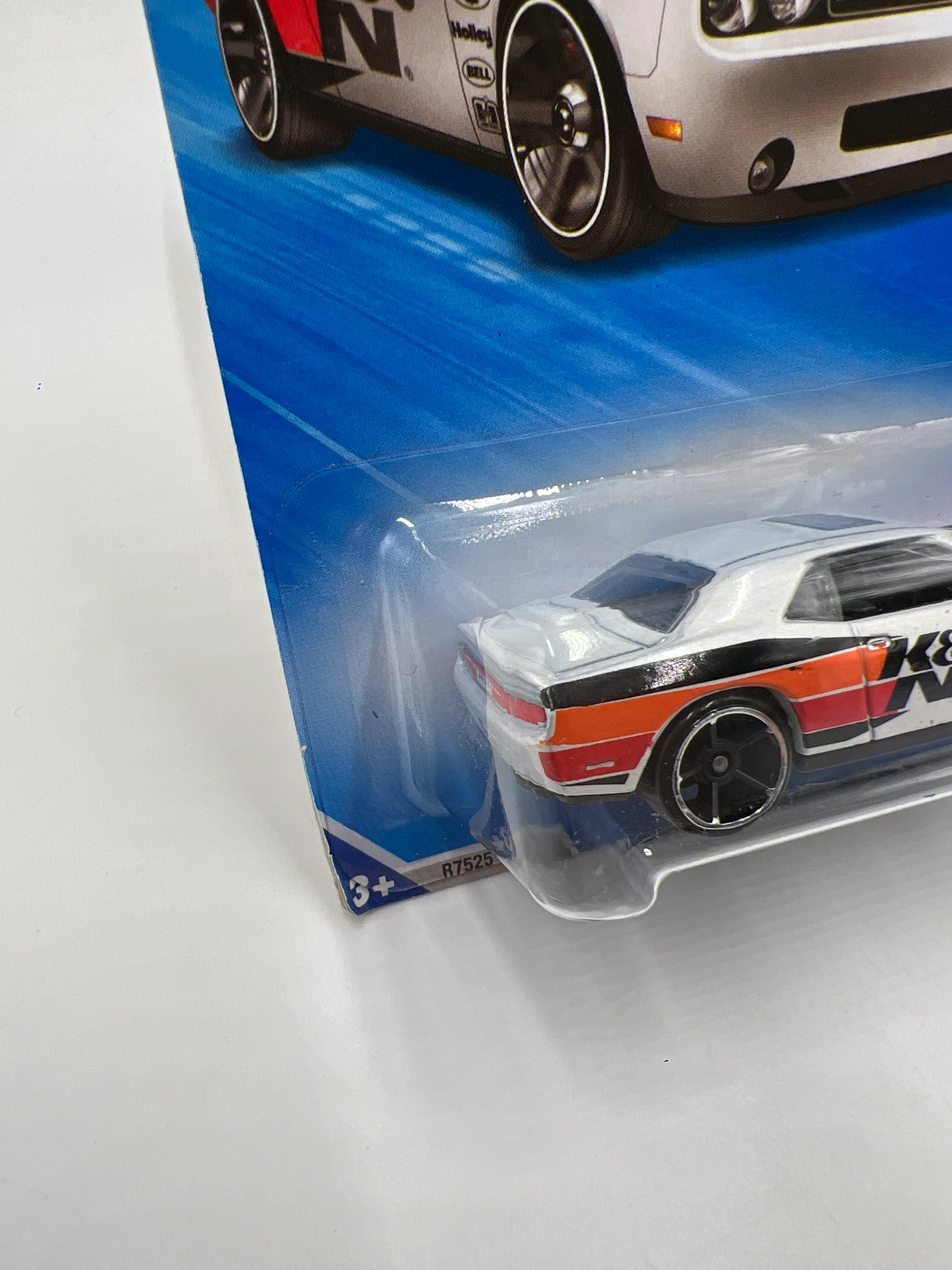 2010 Hot Wheels Performance #100 Dodge Challenger SRT8 White K&N 40D - Image 5