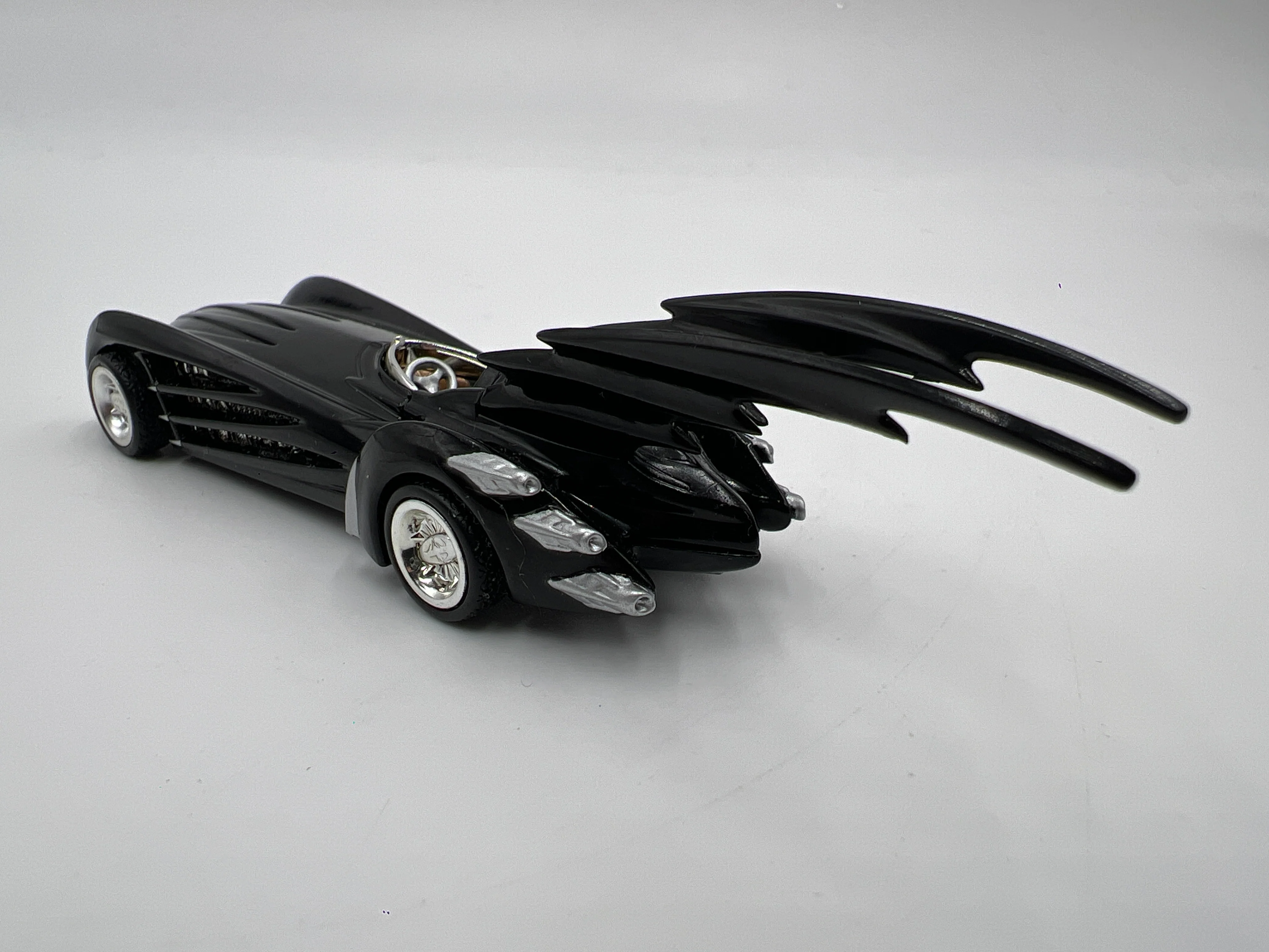 2004 Hot Wheels 1/64 Collectibles Batman & Robin Batmobile Black Loose - Image 2