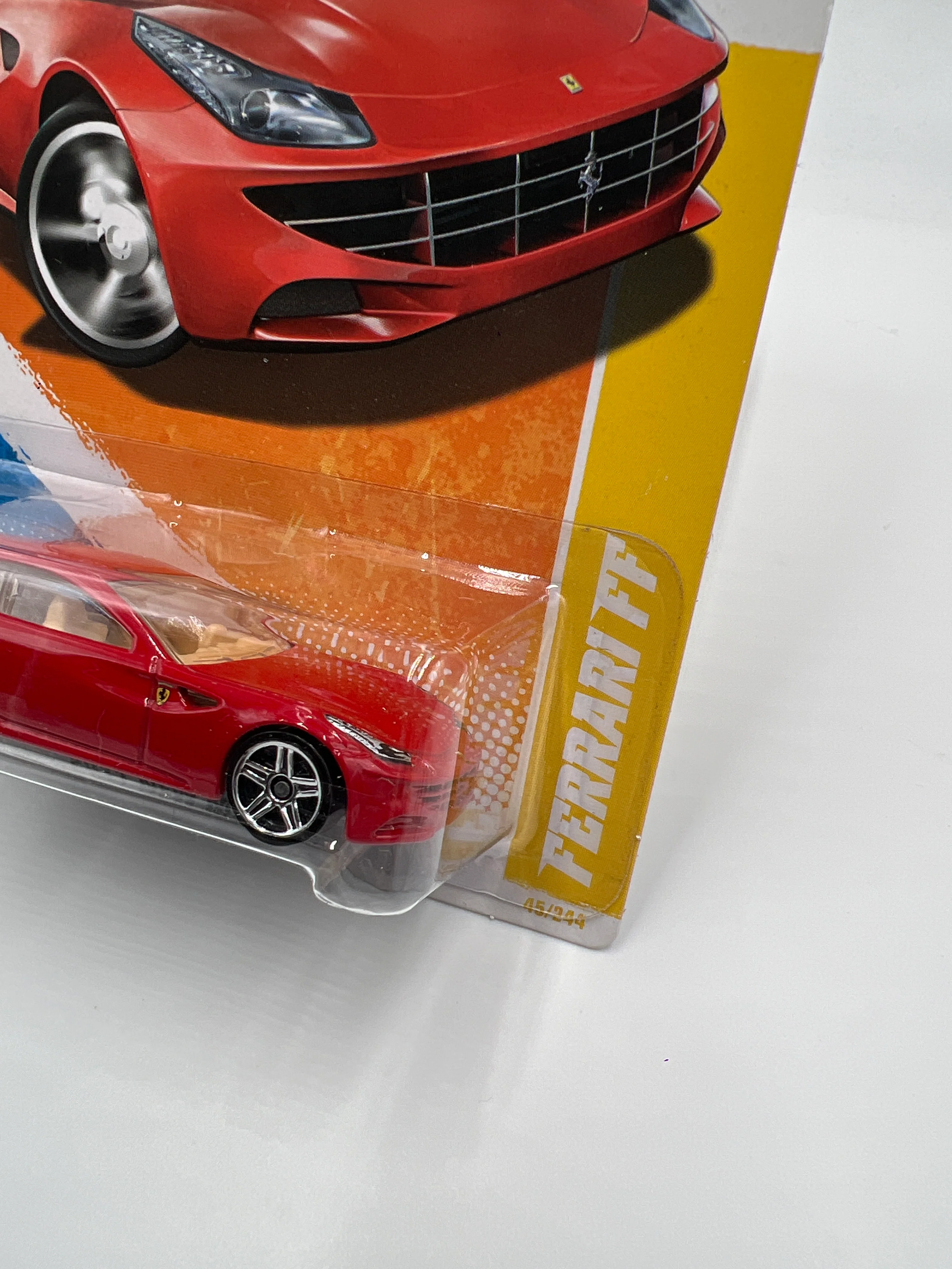 2011 Hot Wheels New Models #45 Ferrari FF Red W/Protector - Image 4