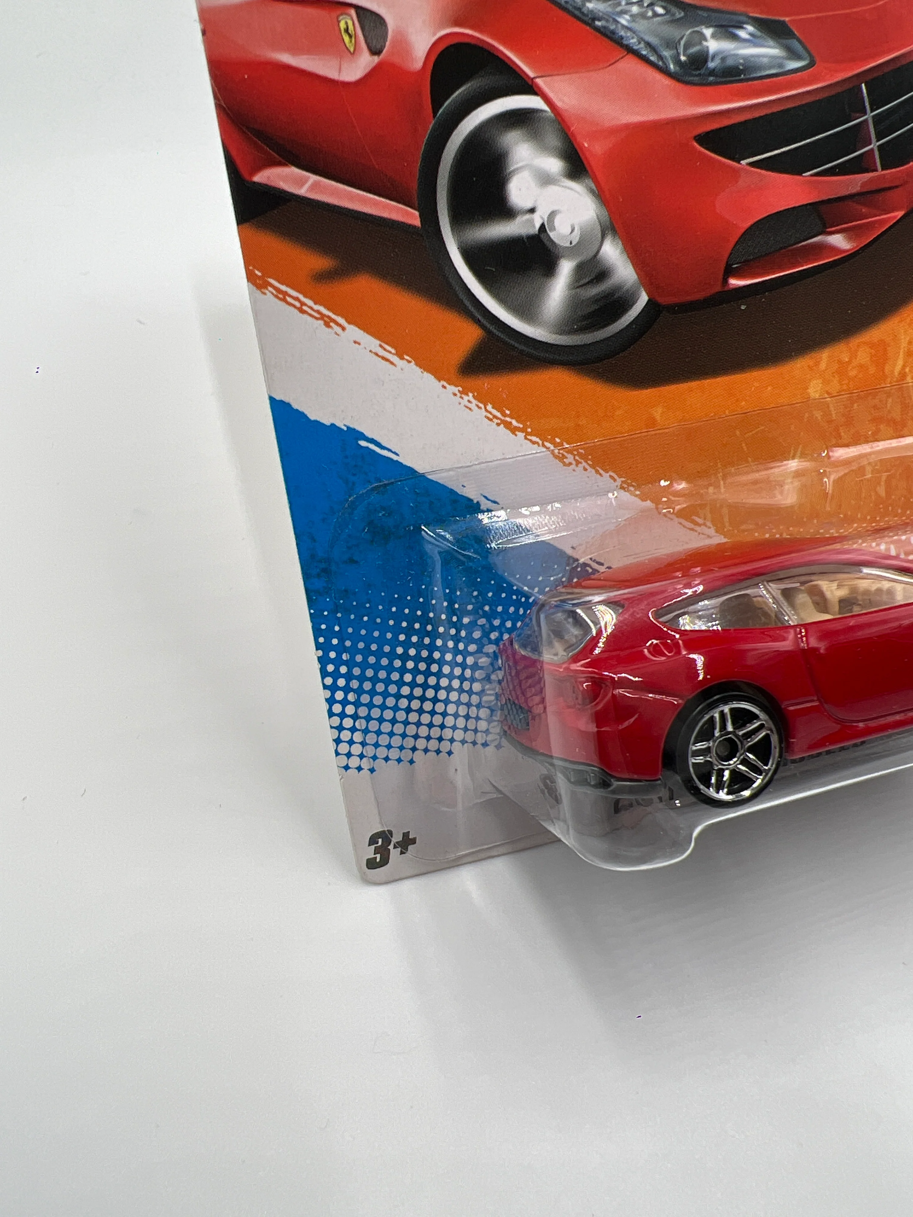 2011 Hot Wheels New Models #45 Ferrari FF Red W/Protector - Image 5