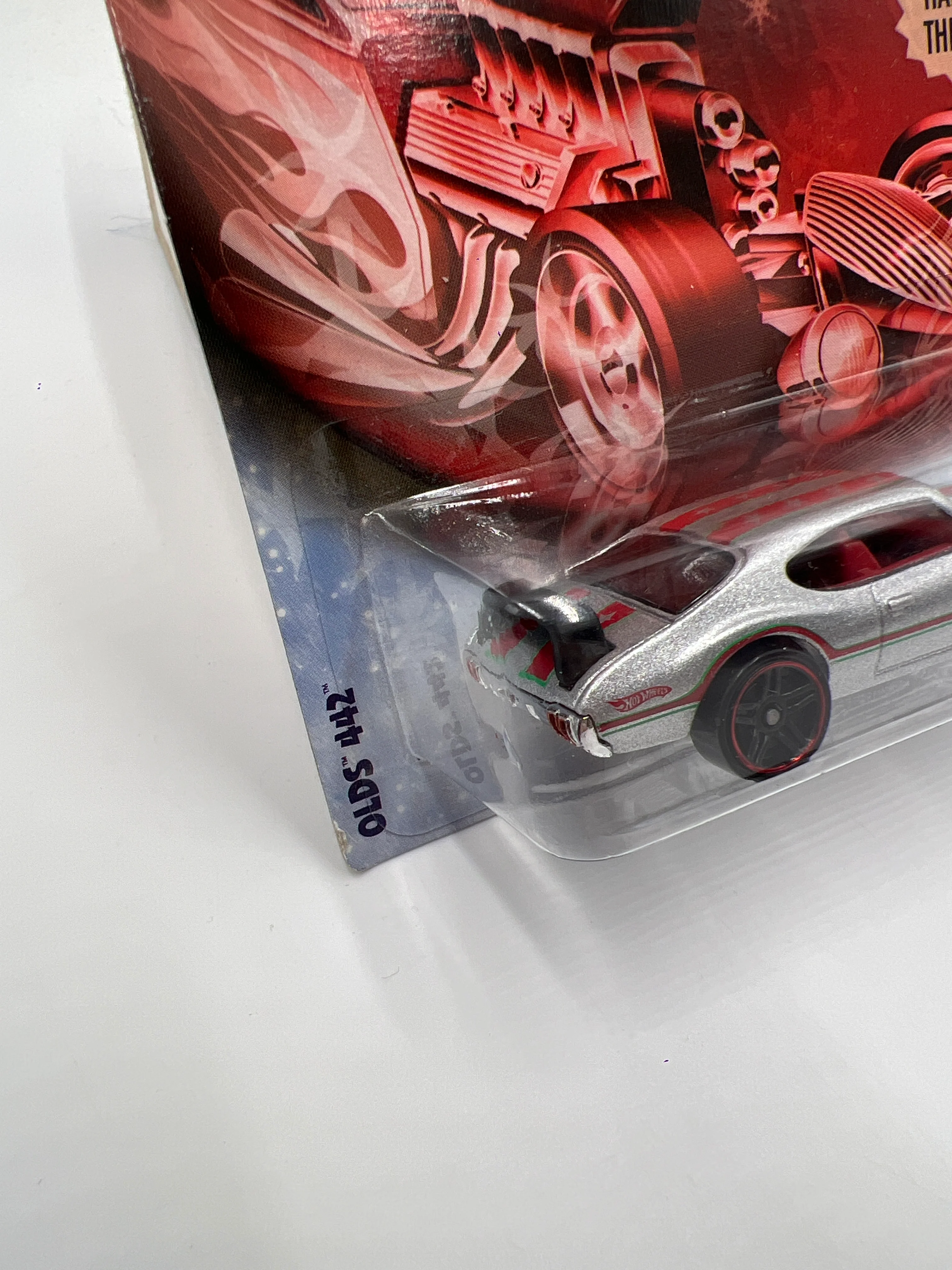 2009 Hot Wheels Holiday Hot Rods Olds 442 Silver 152A - Image 4
