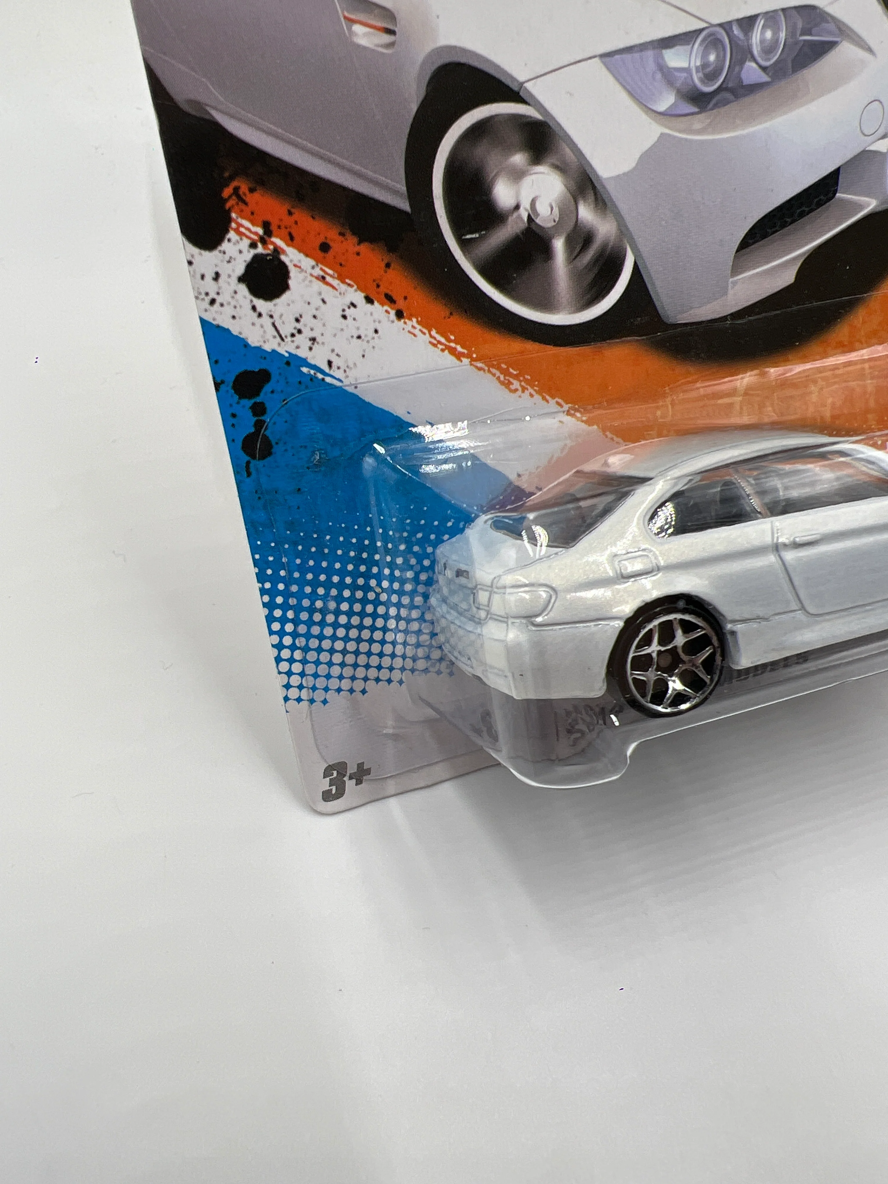 2011 Hot Wheels New Models #26 10 BMW M3 White W/Protector - Image 5