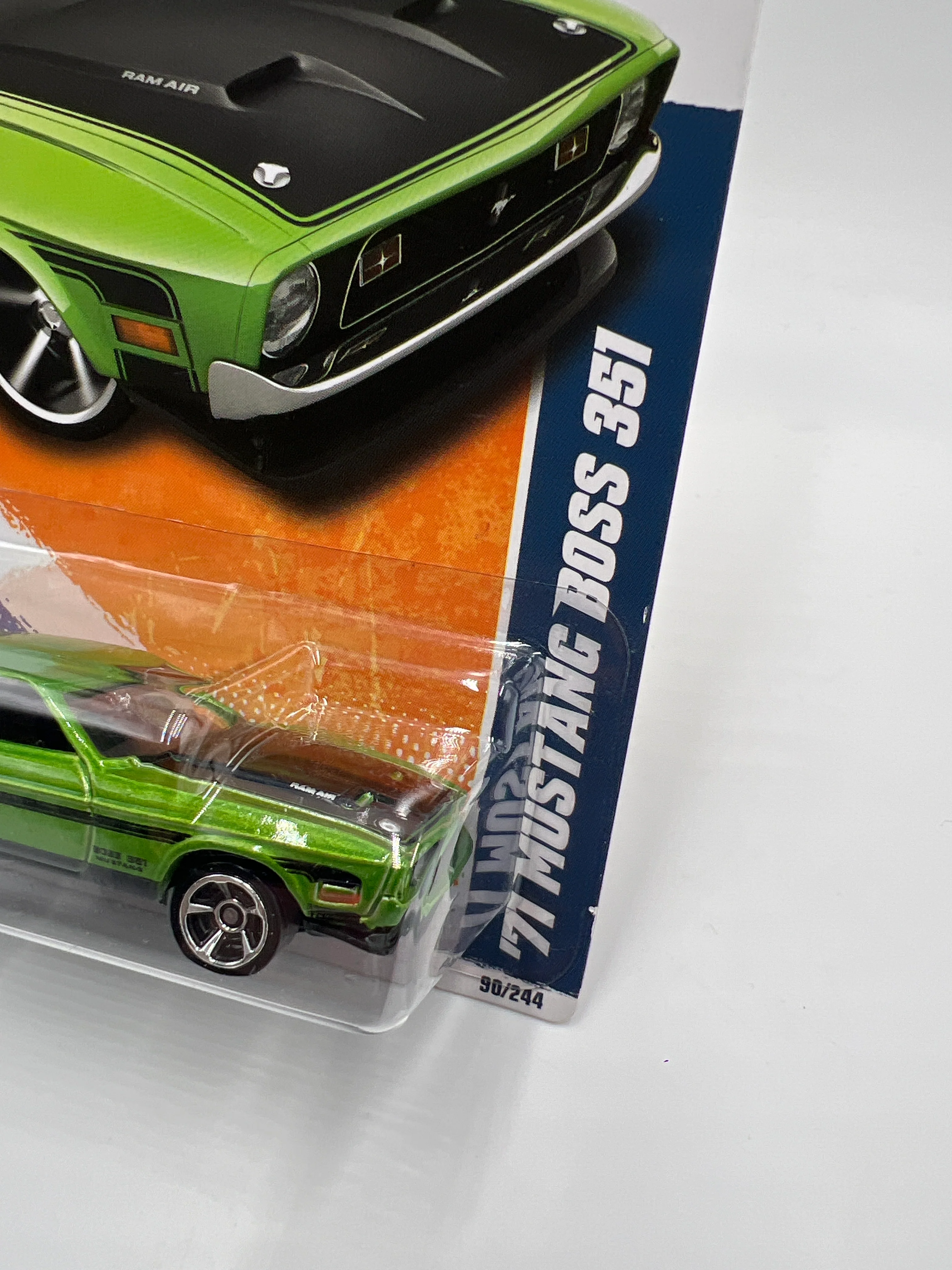 2011 Hot Wheels Street Beasts #90 Pink Window 71 Mustang Boss 351 Green 30D - Image 3