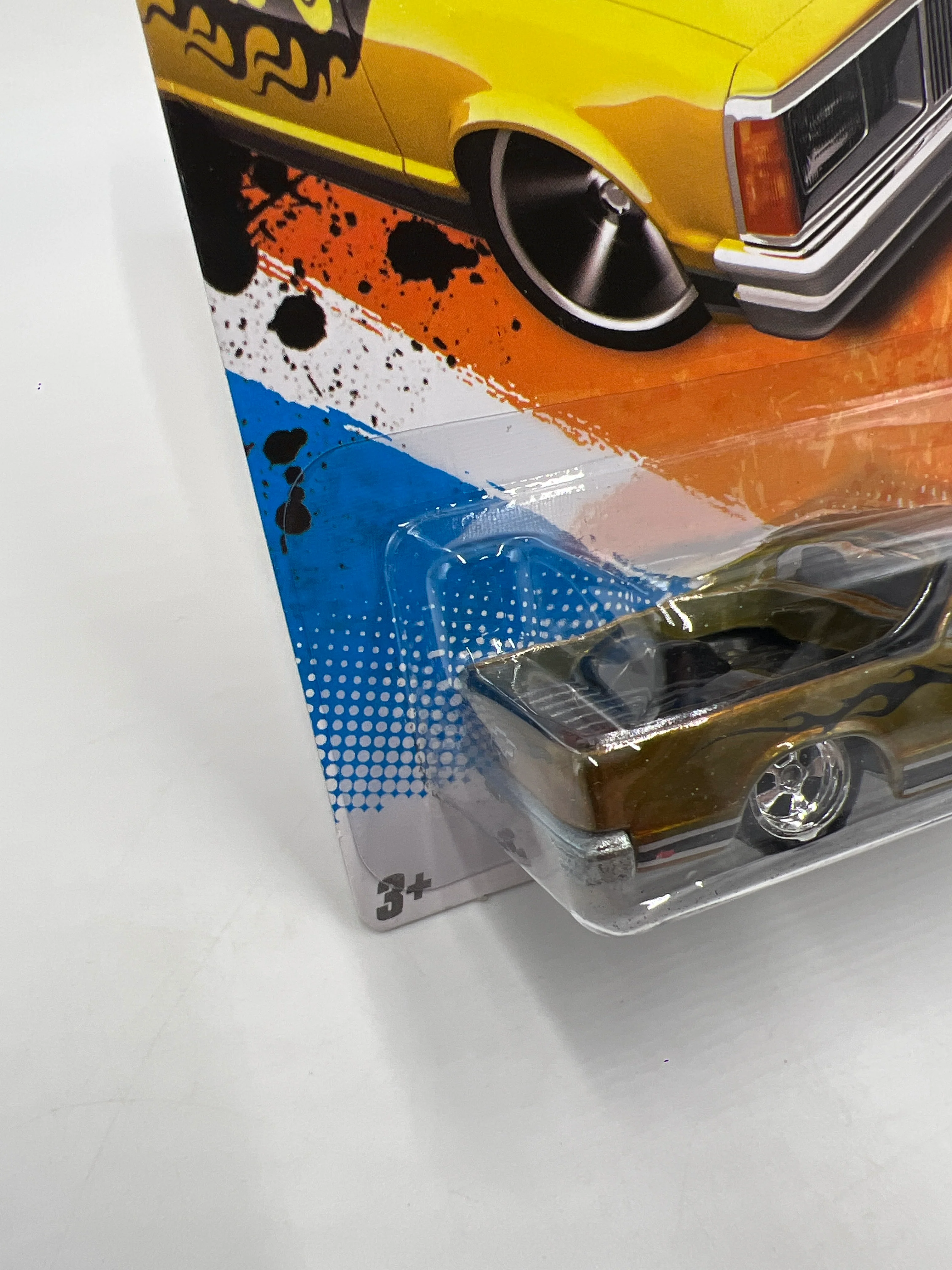 2011 Hot Wheels Super Treasure Hunt #63 80 El Camino Gold W/Protector - Image 4